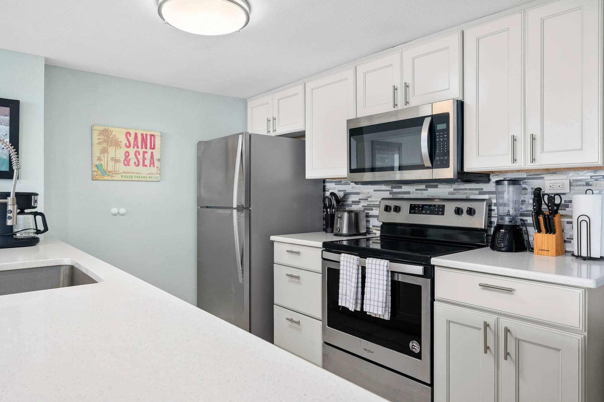 kitchen003_Laguna-Reef-312_windward-passage_Rockport_10.jpg