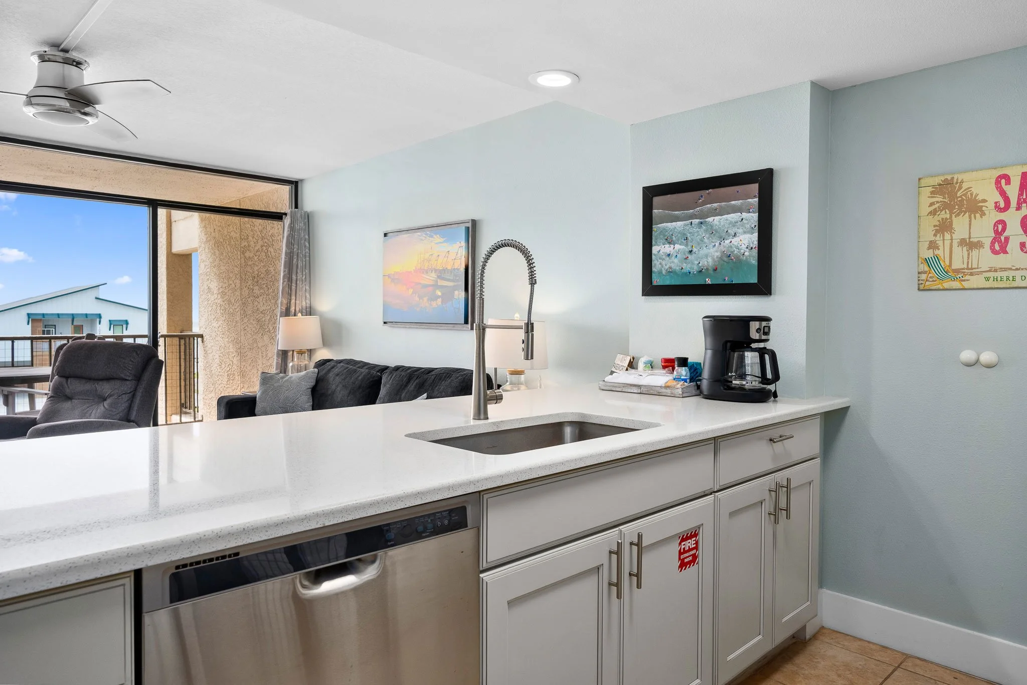 kitchen002_Laguna-Reef-312_windward-passage_Rockport_9.jpg