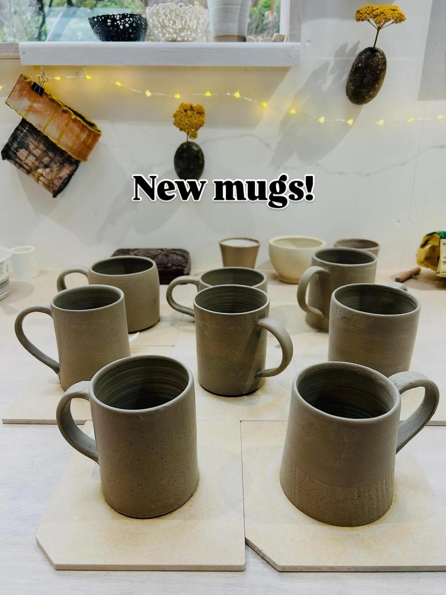 New mugs in the making, larger in size this time!! 😆 fingers crossed 🤞 #mugs #handmademugs #coffee #ceramics #pottery