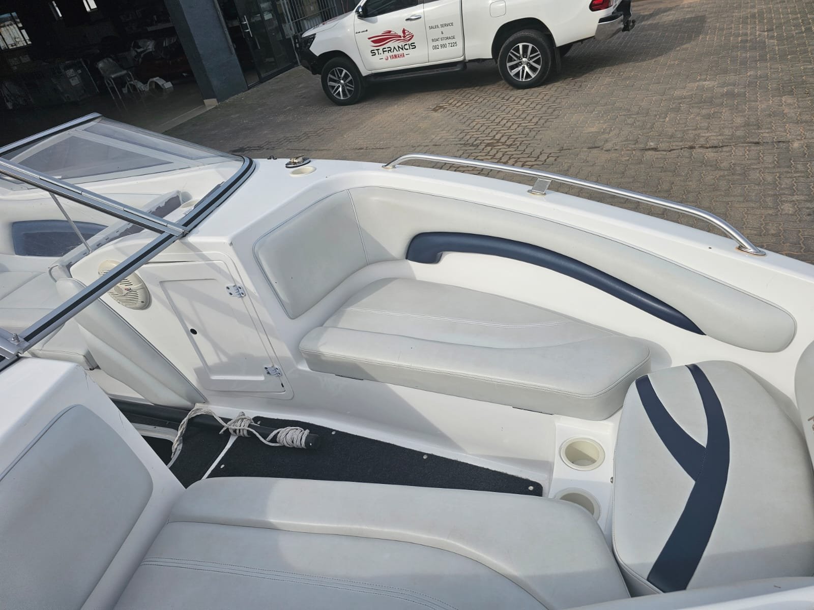 2007 Panache 2150 with Yamaha 200hp VMAX engine 3.jpg