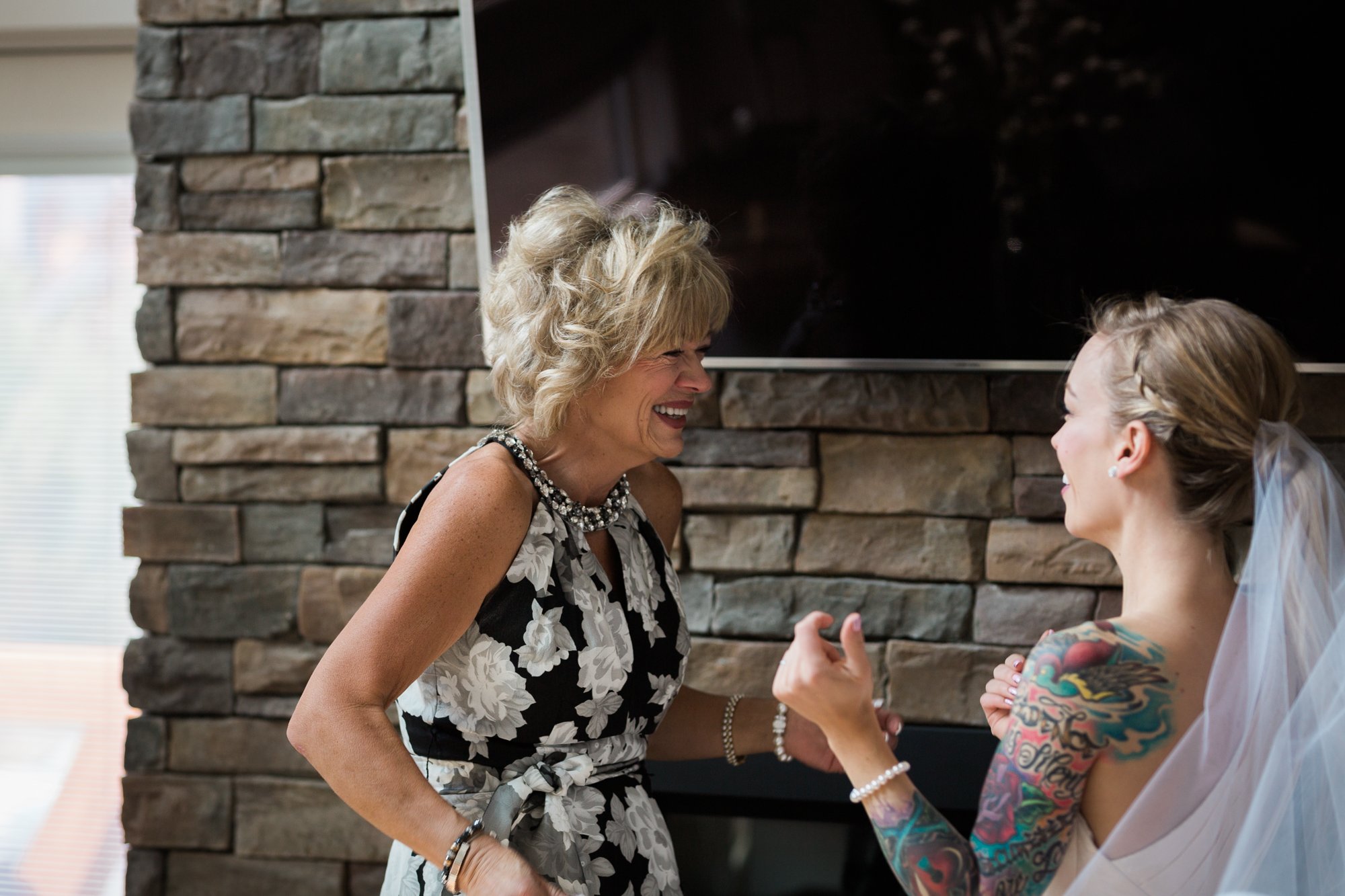 Deanna-Rachel-Photography-Canmore-Heli-Wedding-12.jpg