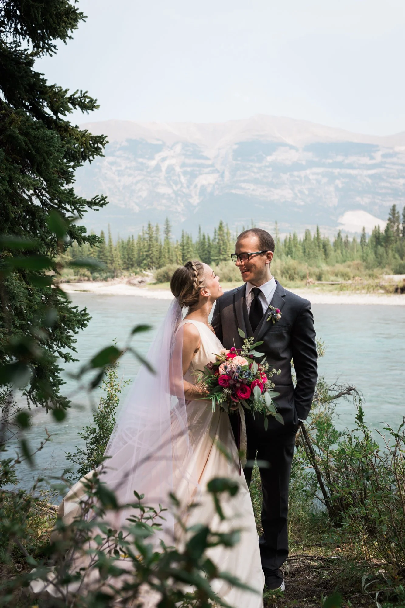 Deanna-Rachel-Photography-Canmore-Heli-Wedding-25.jpg