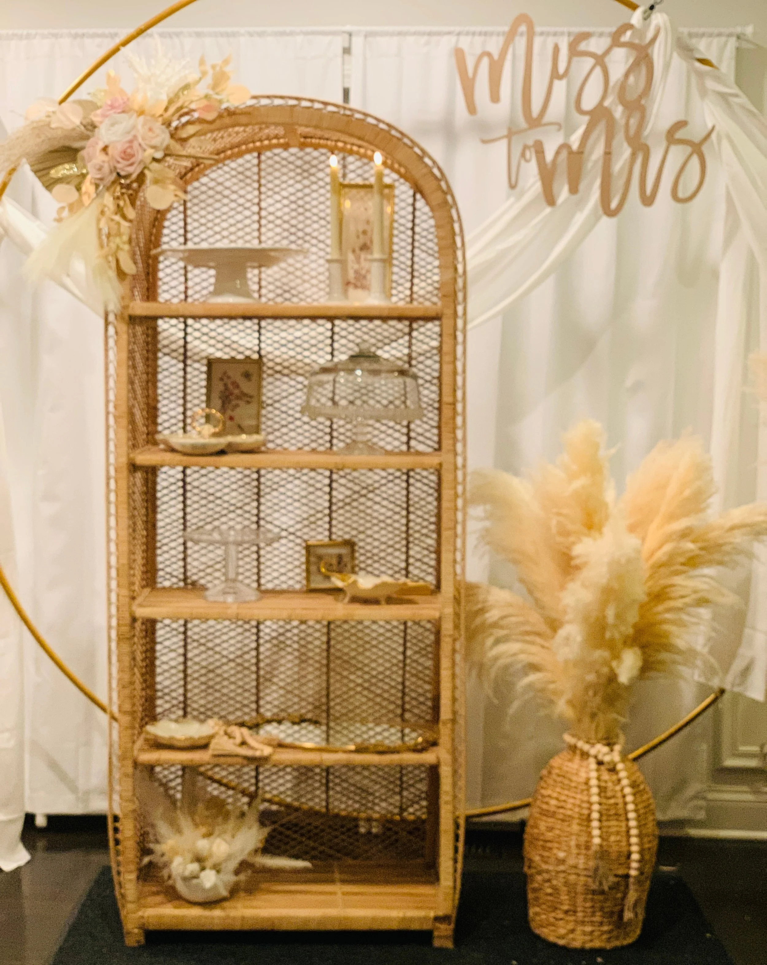 Rattan Shelf Wedding Display in Chicago