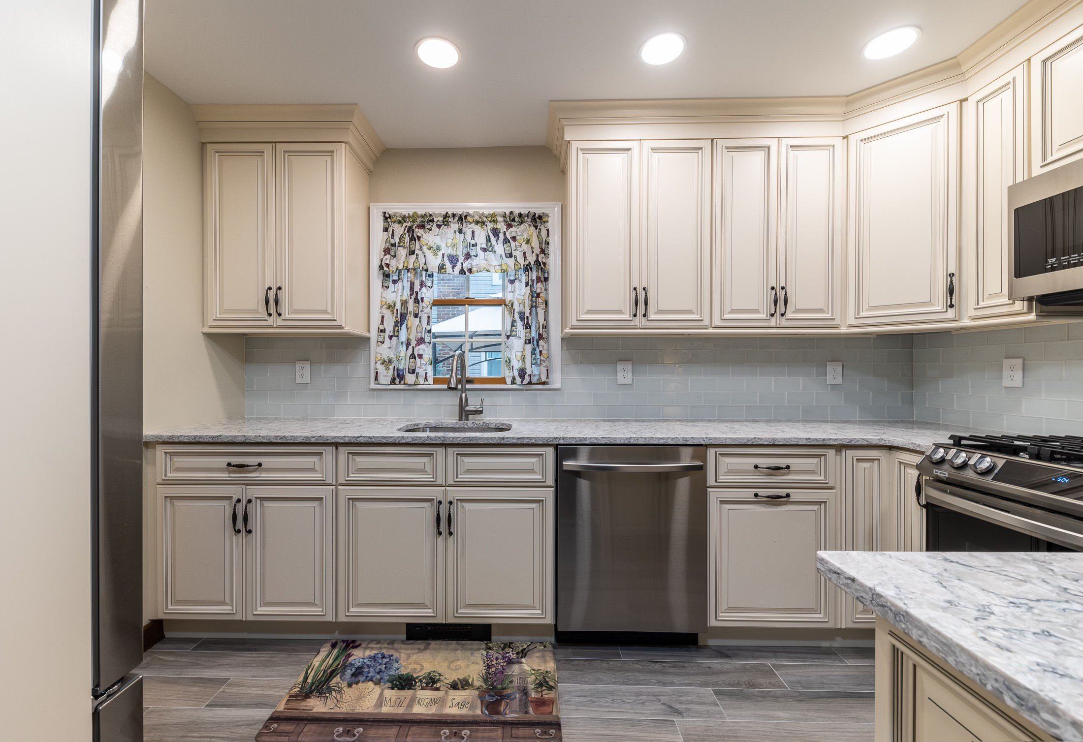 Sandy Kitchen