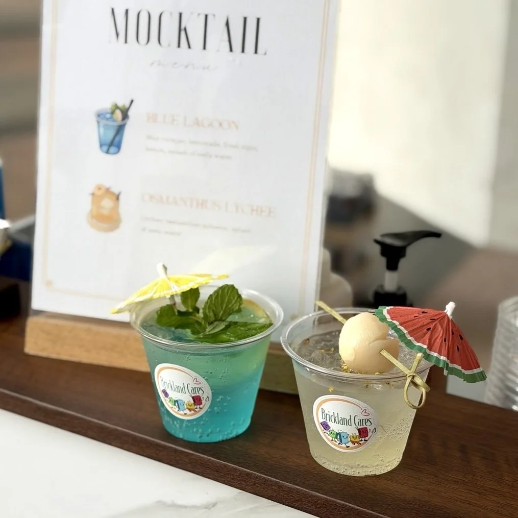 mocktail cocktail live station mocktail bar bespoke catering premium beverage     Professional mocktail catering station serving freshly made drinks in Singapore blue lagoon catering customised mobile station non-alcoholic alcoholic drinks corporate