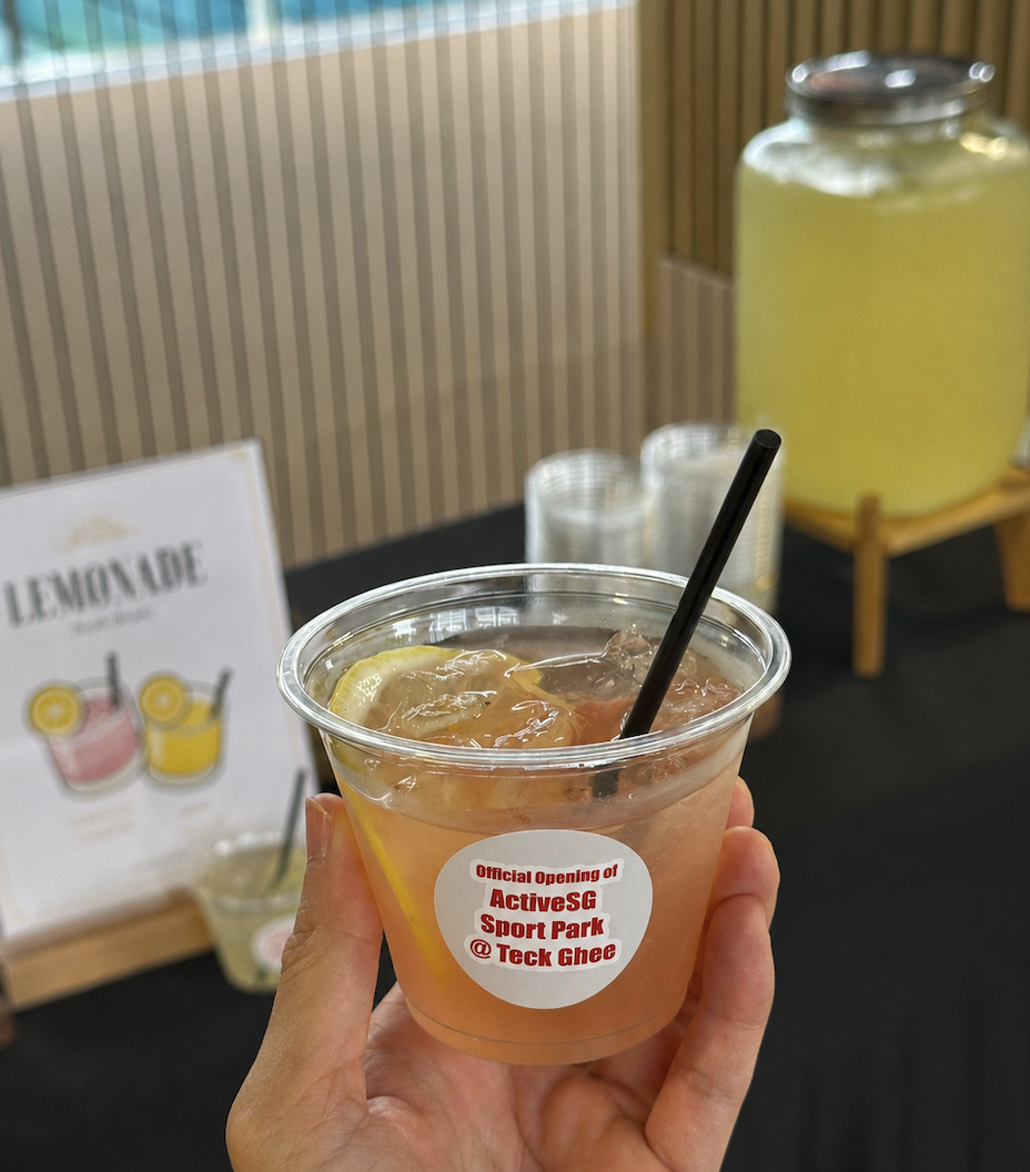 singapore iced strawberry lemonade live station catering beverage refreshing lemon outdoor activities event roadshow trade show convention hospitality booths corporate wedding thirst quenching mobile cart