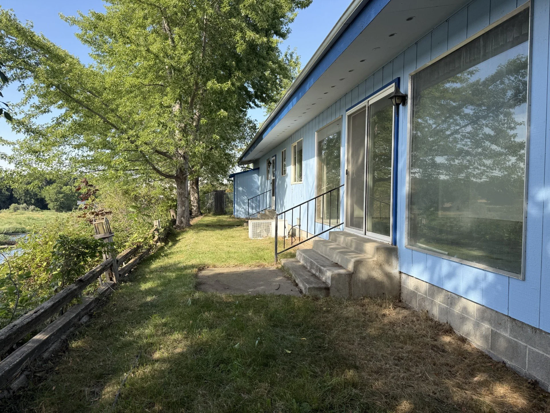 1425 Riverside Drive, Prosser, WA 99350