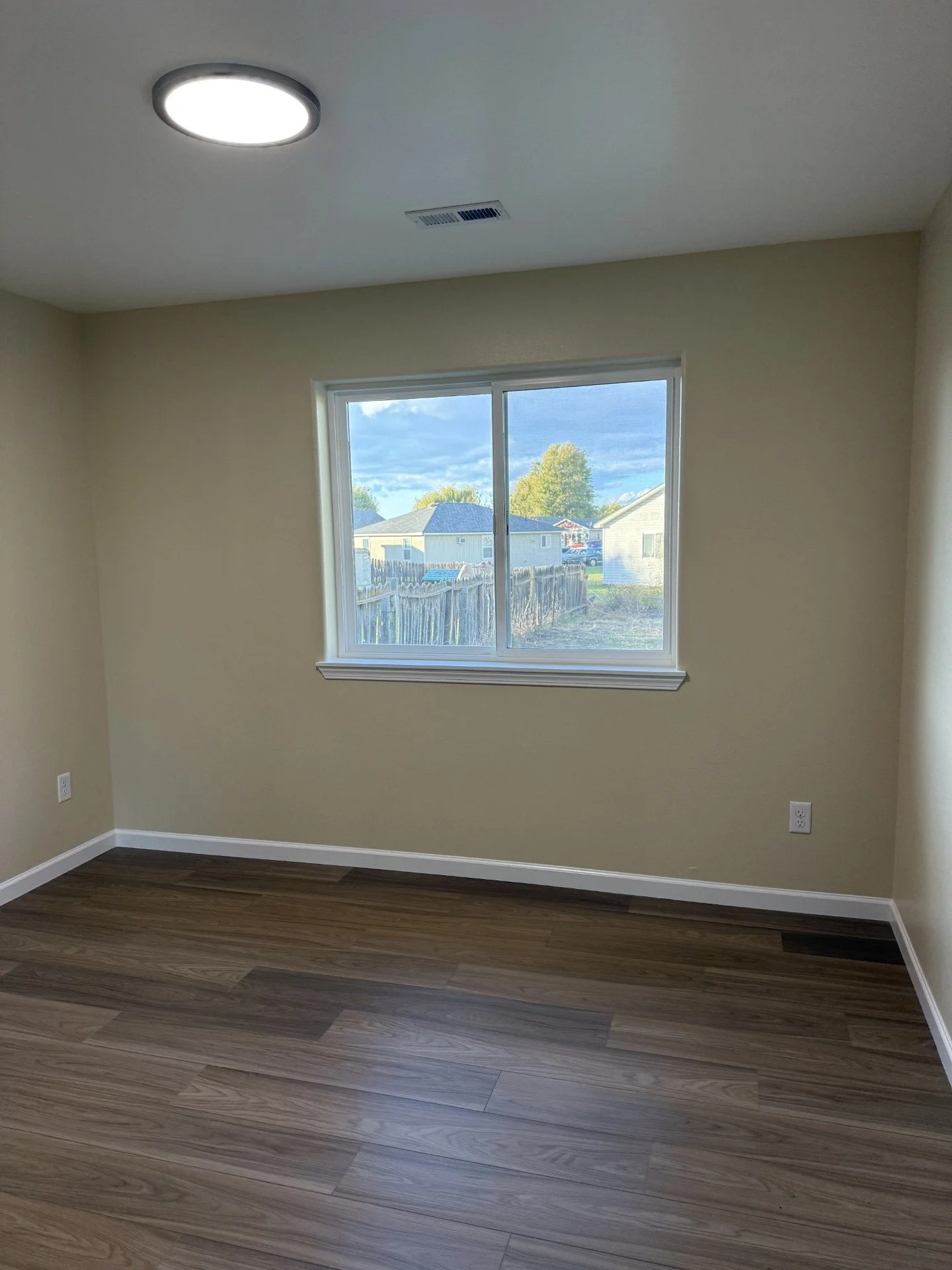 217 Jessica Ln., Granger, WA 98932