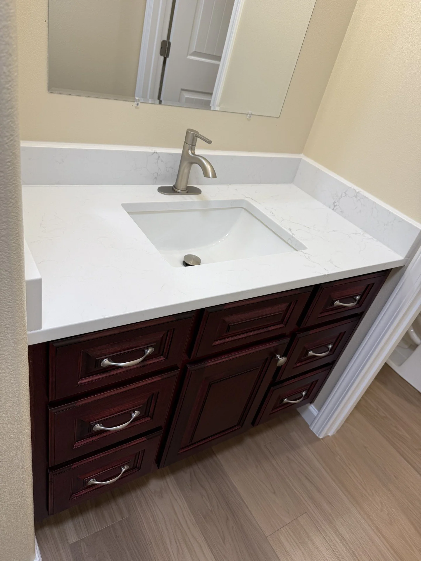 217 Jessica Ln., Granger, WA 98932