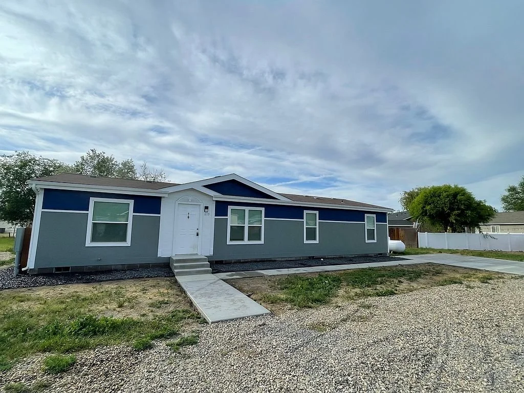 619 Jessica Ln, Granger, WA 98932