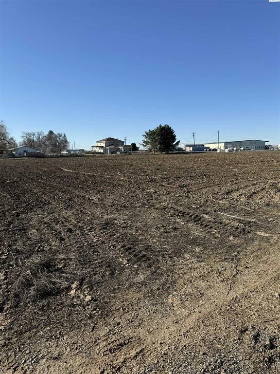 168505 W. King Tull Rd., Prosser, WA 99350