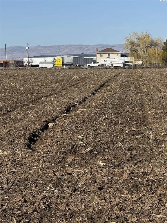 168505 W. King Tull Rd., Prosser, WA 99350