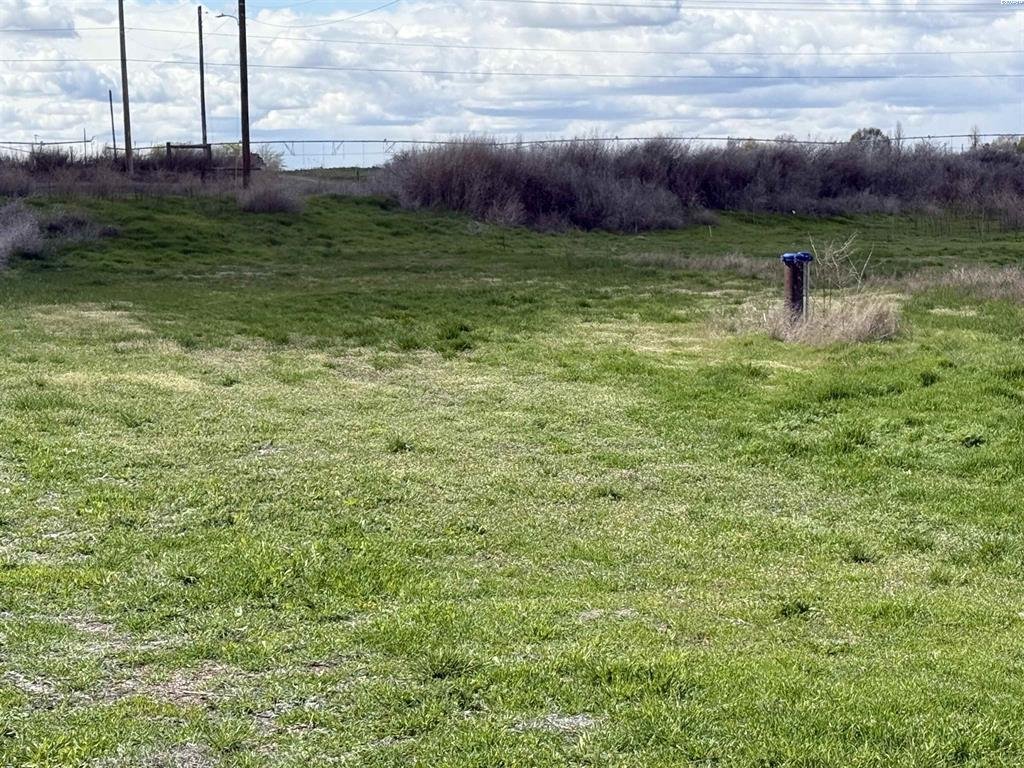 16509 N. Missimer Rd., Prosser, WA 99350