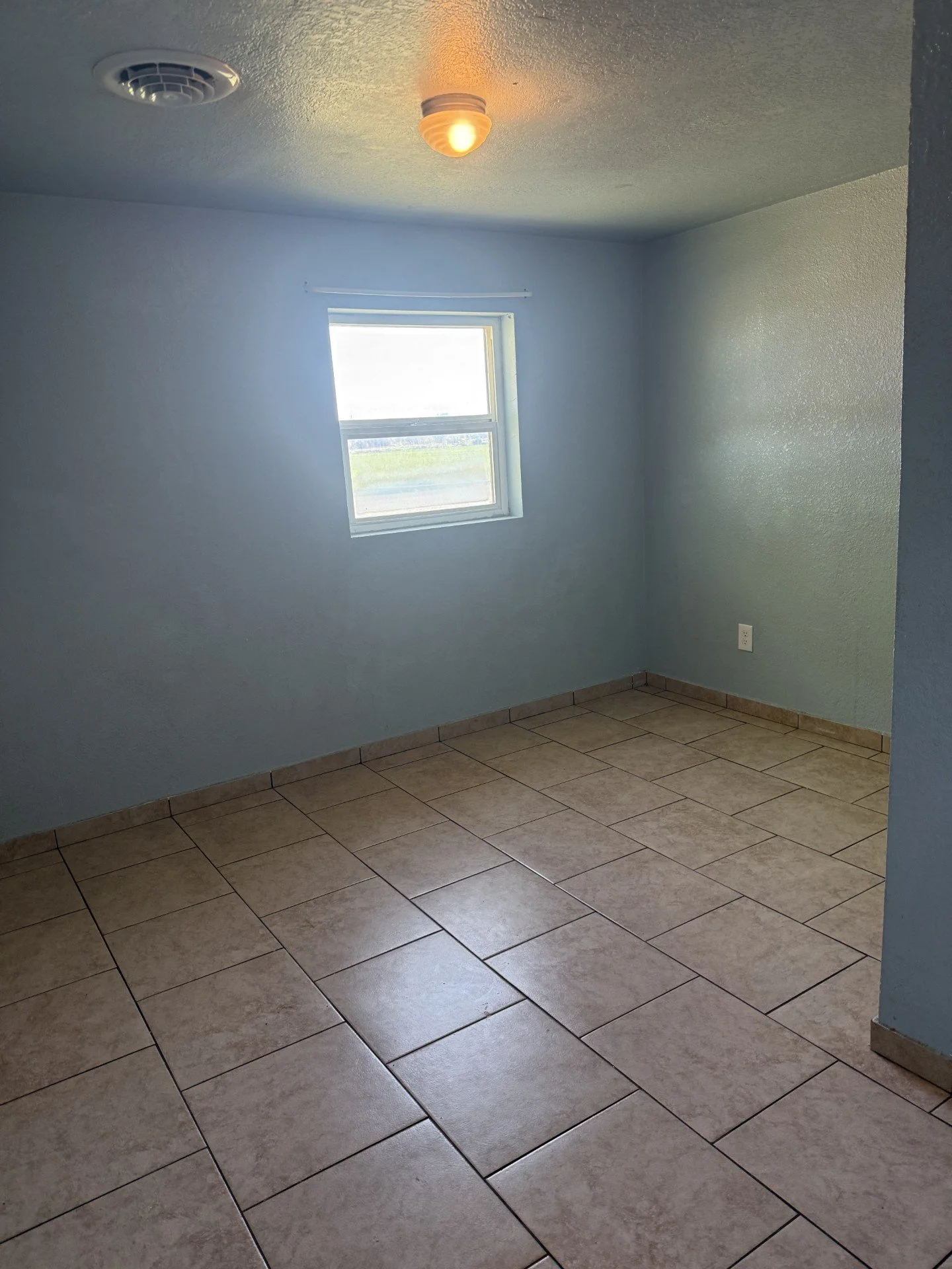 2002 Allen Rd., Sunnyside, WA 98944