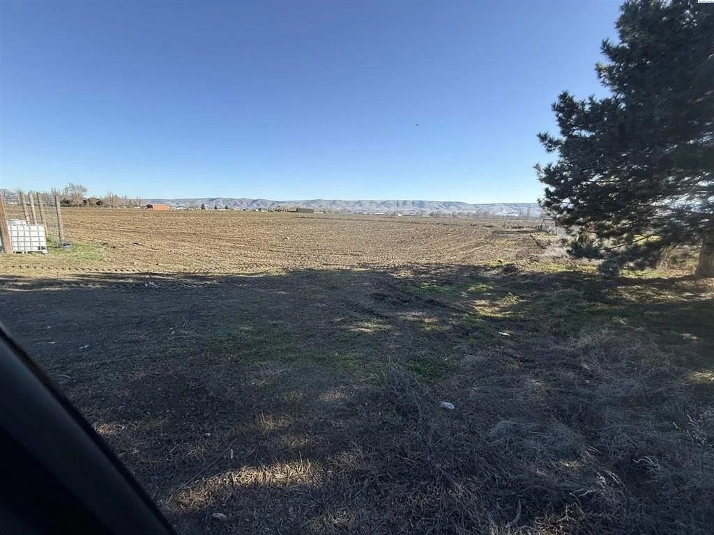 168505 W. King Tull Rd., Prosser, WA 99350
