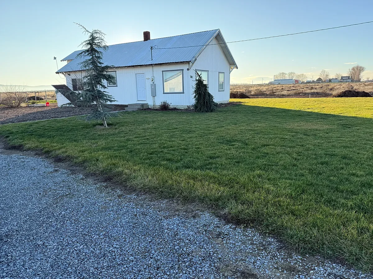 780 Apricot Rd., Grandview, WA 98930