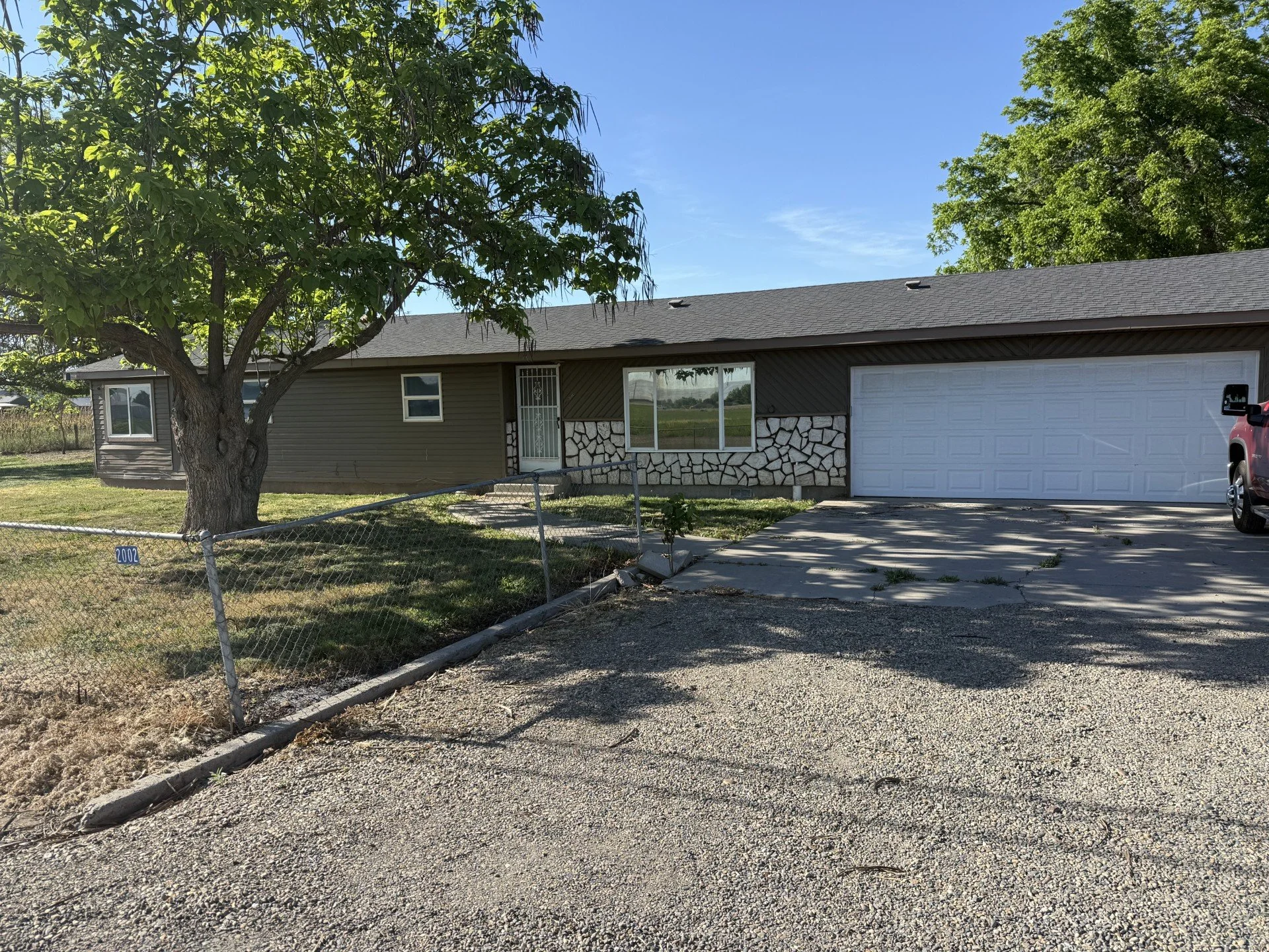 2002 Allen Rd., Sunnyside, WA 98944