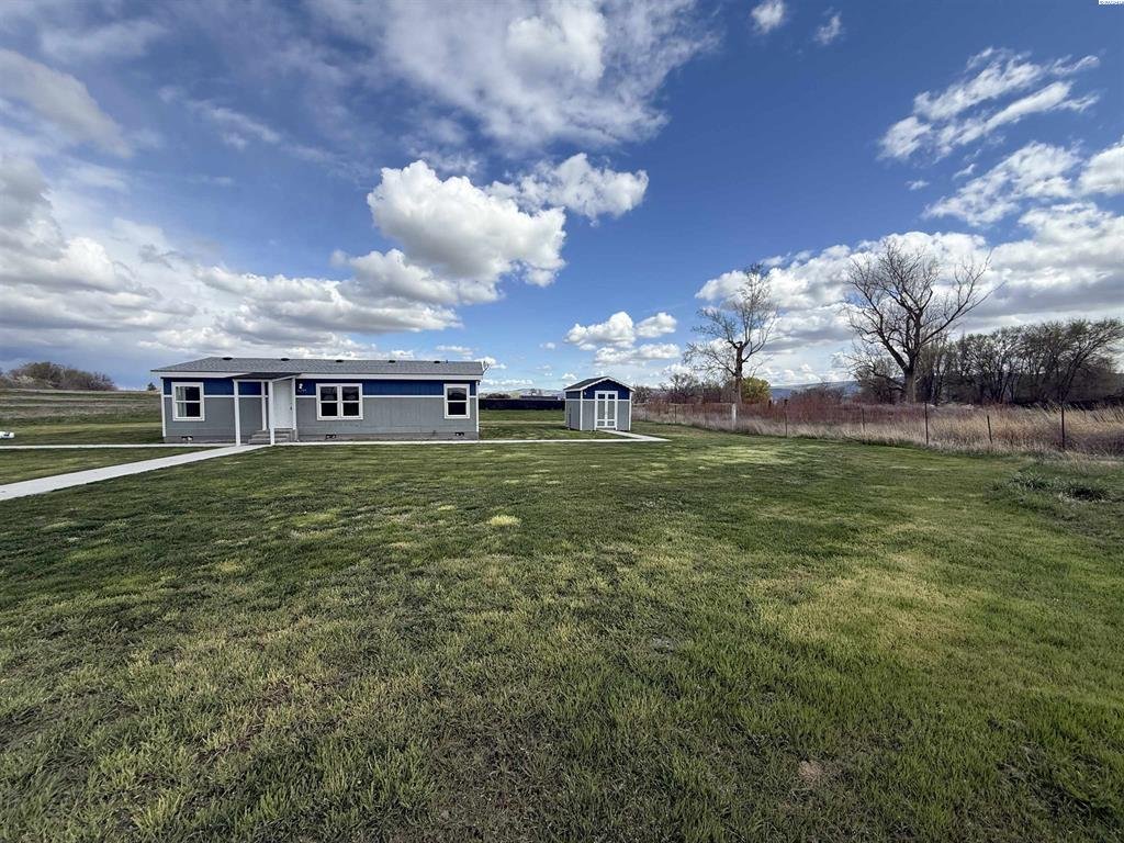 16509 N. Missimer Rd., Prosser, WA 99350