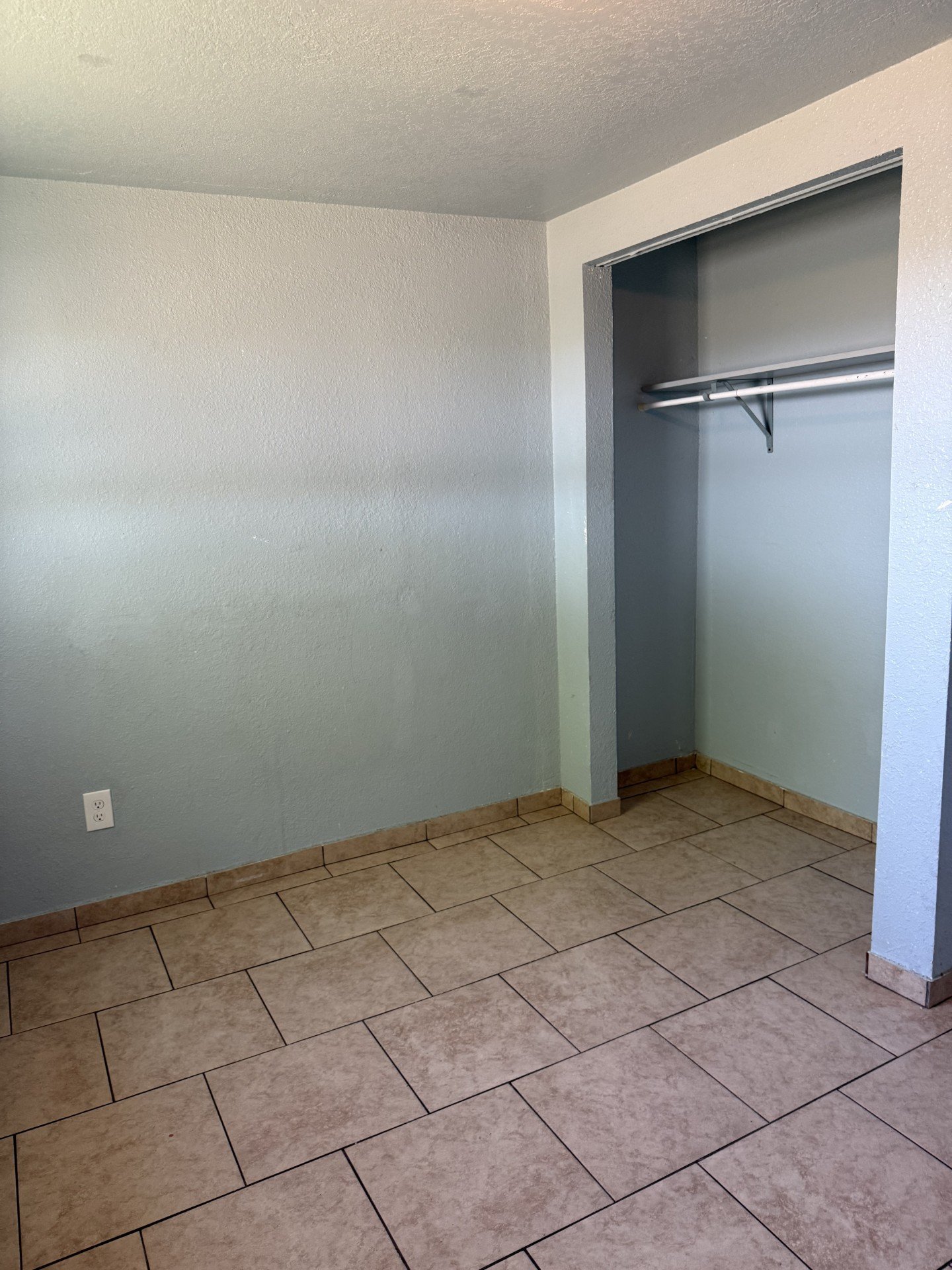 2002 Allen Rd., Sunnyside, WA 98944