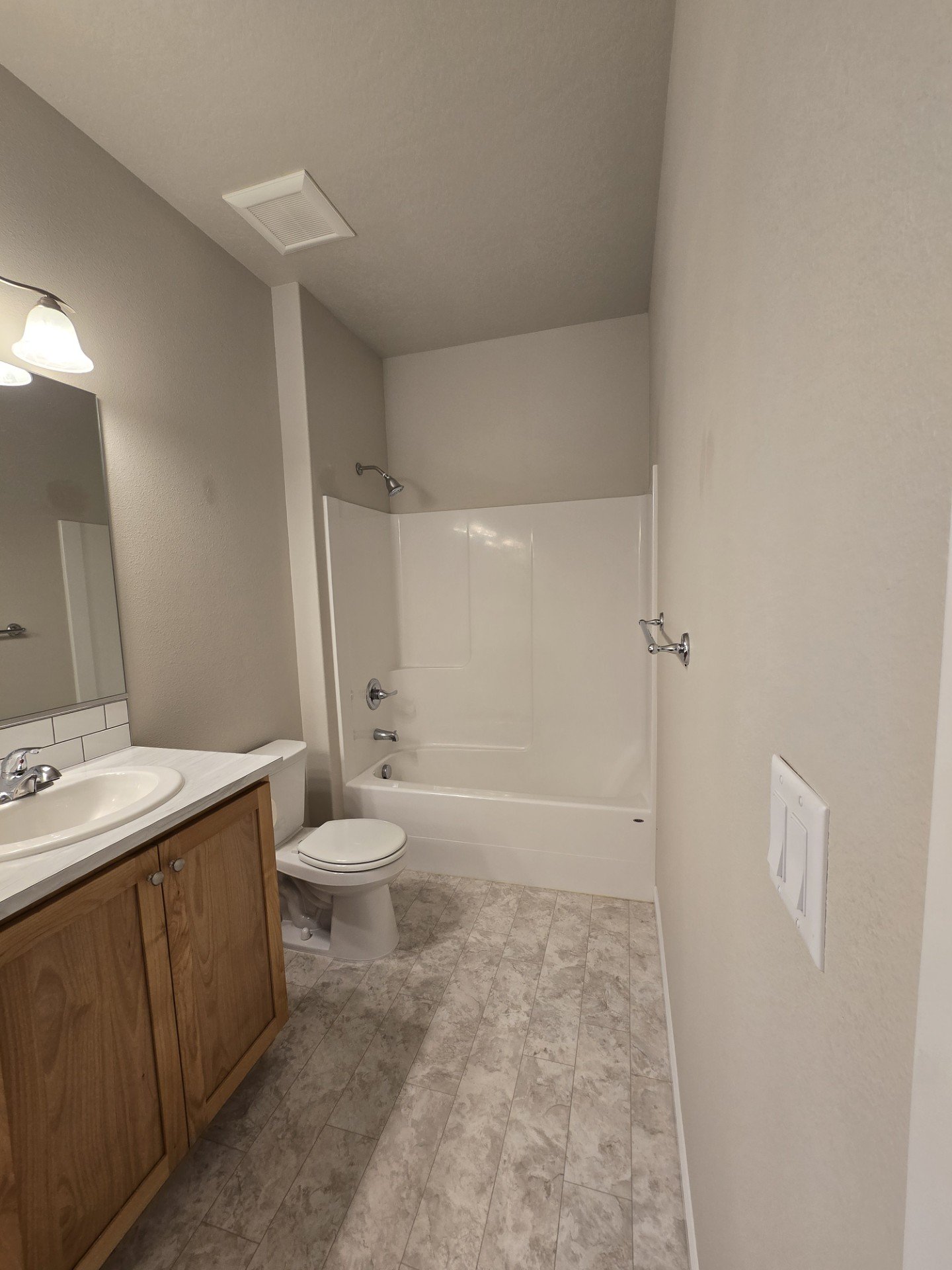 500 Jade Ave Grandview, WA 98930