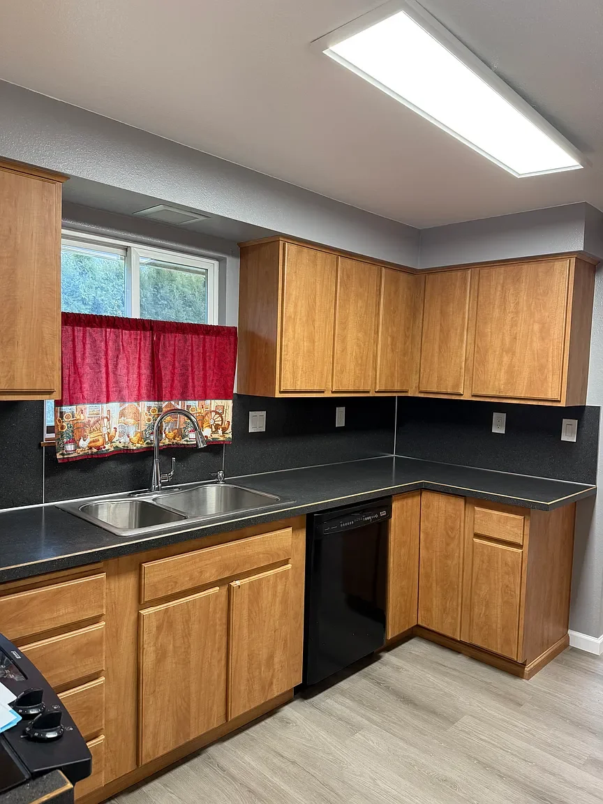 1220 Randel Rd., Sunnyside, WA 98944