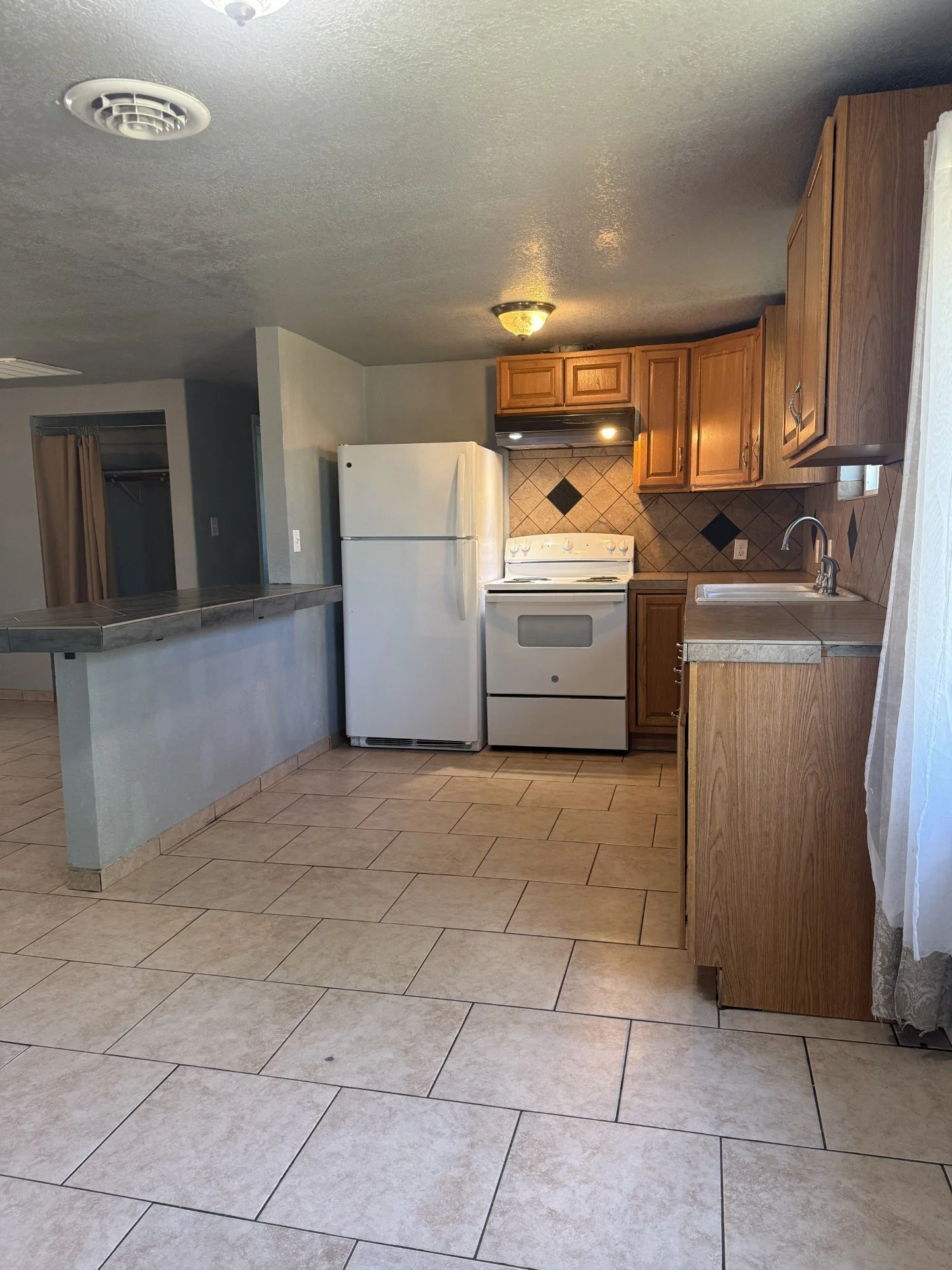2002 Allen Rd., Sunnyside, WA 98944