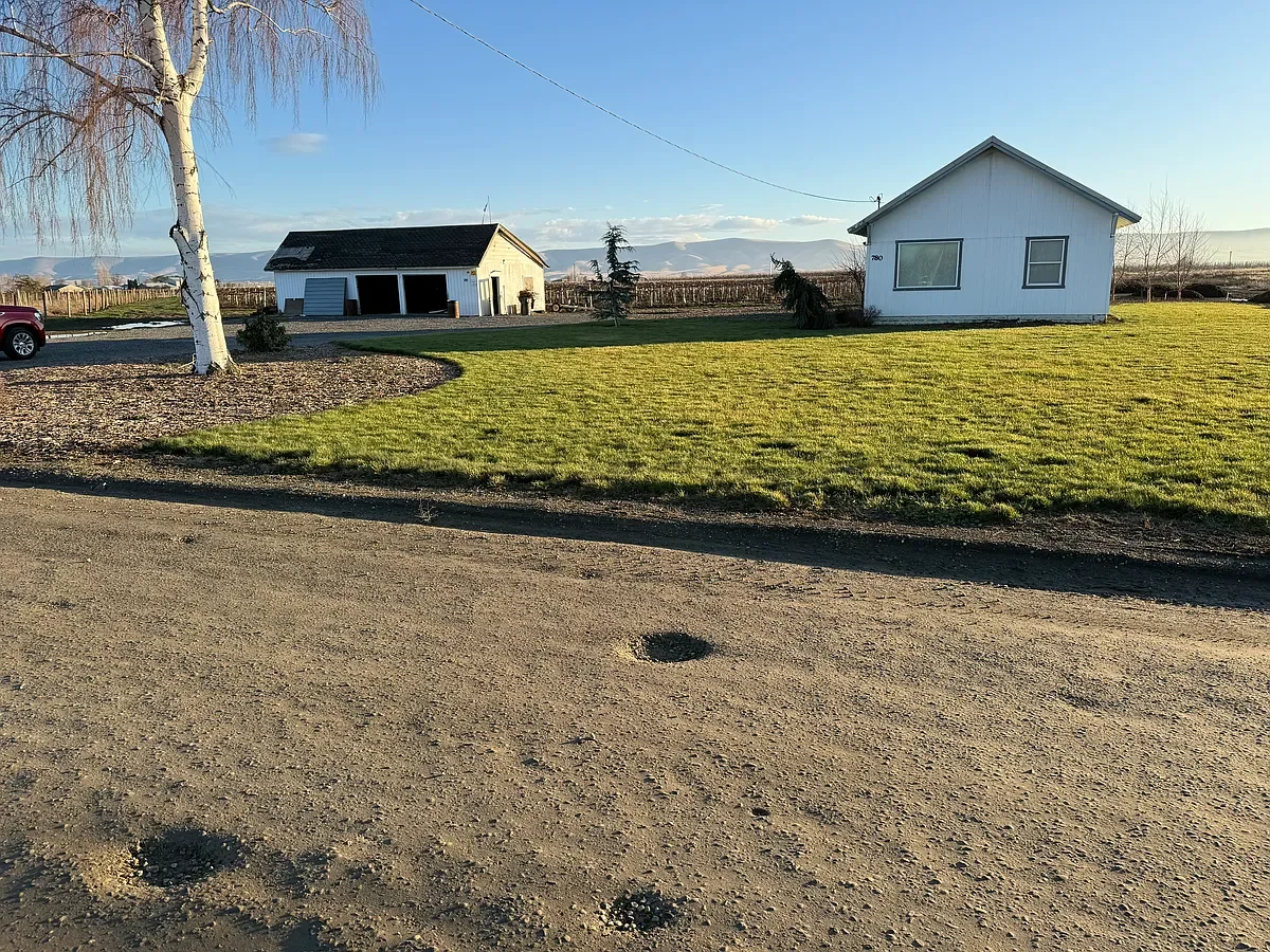 780 Apricot Rd., Grandview, WA 98930