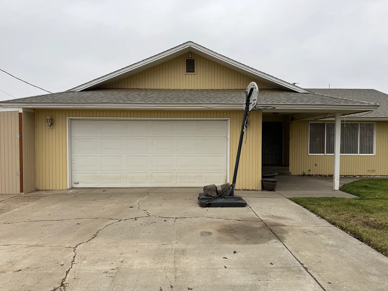 1220 Randel Rd., Sunnyside, WA 98944