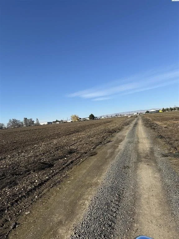 168505 W. King Tull Rd., Prosser, WA 99350