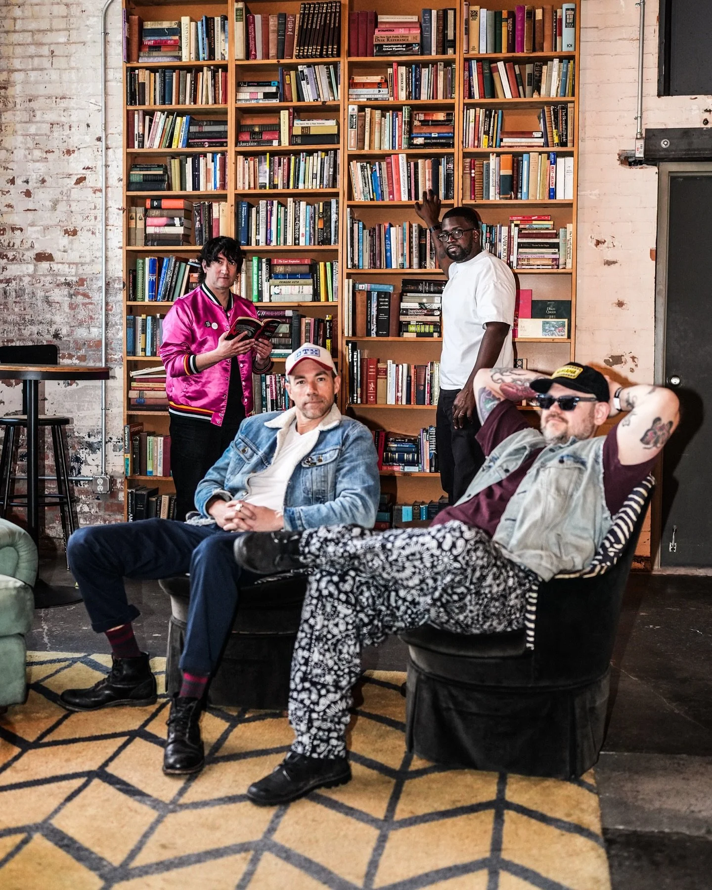 Phoenix w/ the T&rsquo;s 📹🚐 Now booking tours/shoots for 2026, DM me for more info📚

&bull;
&bull;
&bull; #plainwhitets #tourphotographer #musicphotographer #sonyalpha #waterparks #photo #photographer