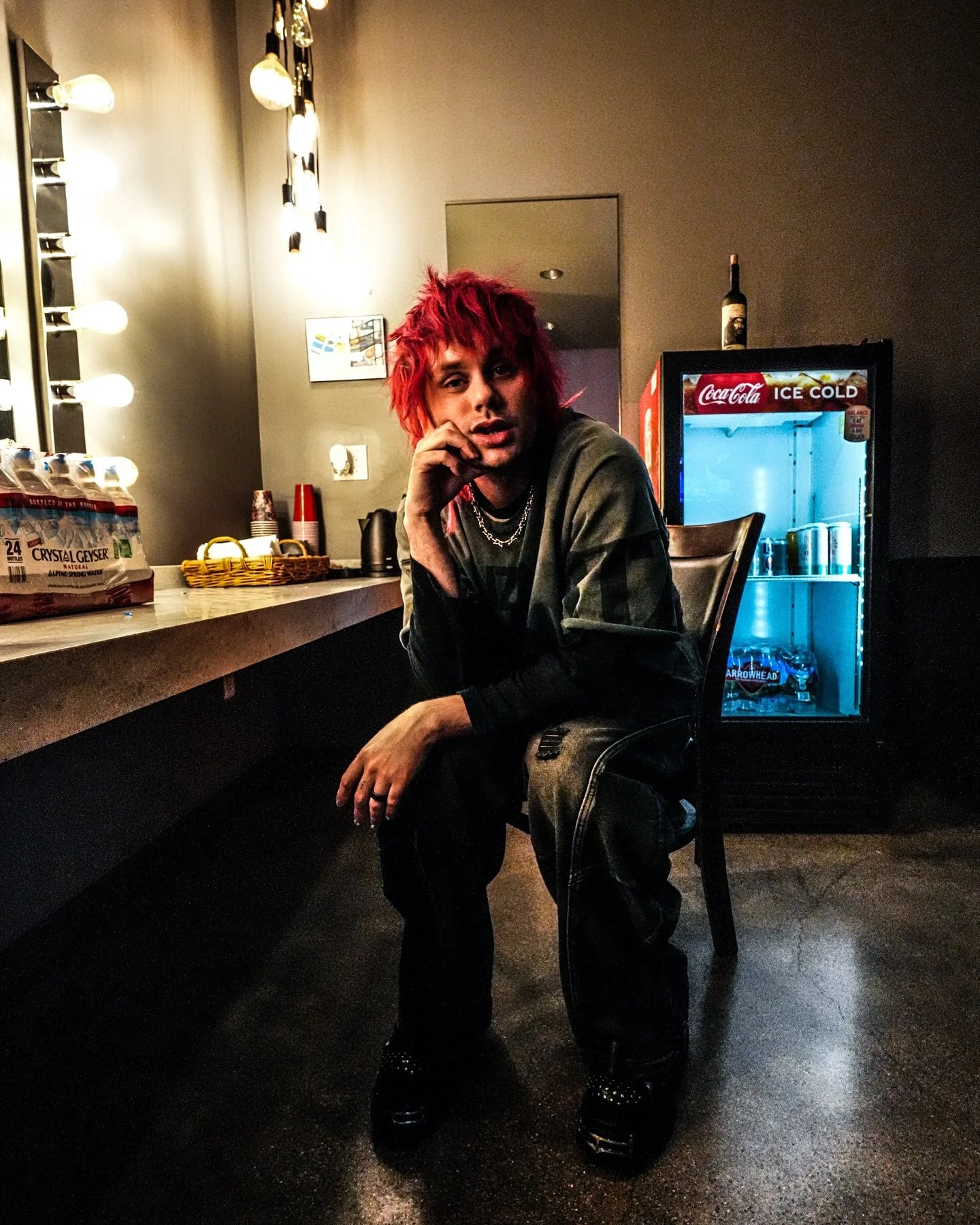 📸 a backstage sidequest w/ @michaelclifford ⭐️🎸

&bull;
&bull;
&bull;
&bull;
&bull; #michaelclifford5sos #5sos #backstage #bts #photographer #photo #musicphotographer #concertphotography #sonyalpha #waterparks #losangeles #la #music