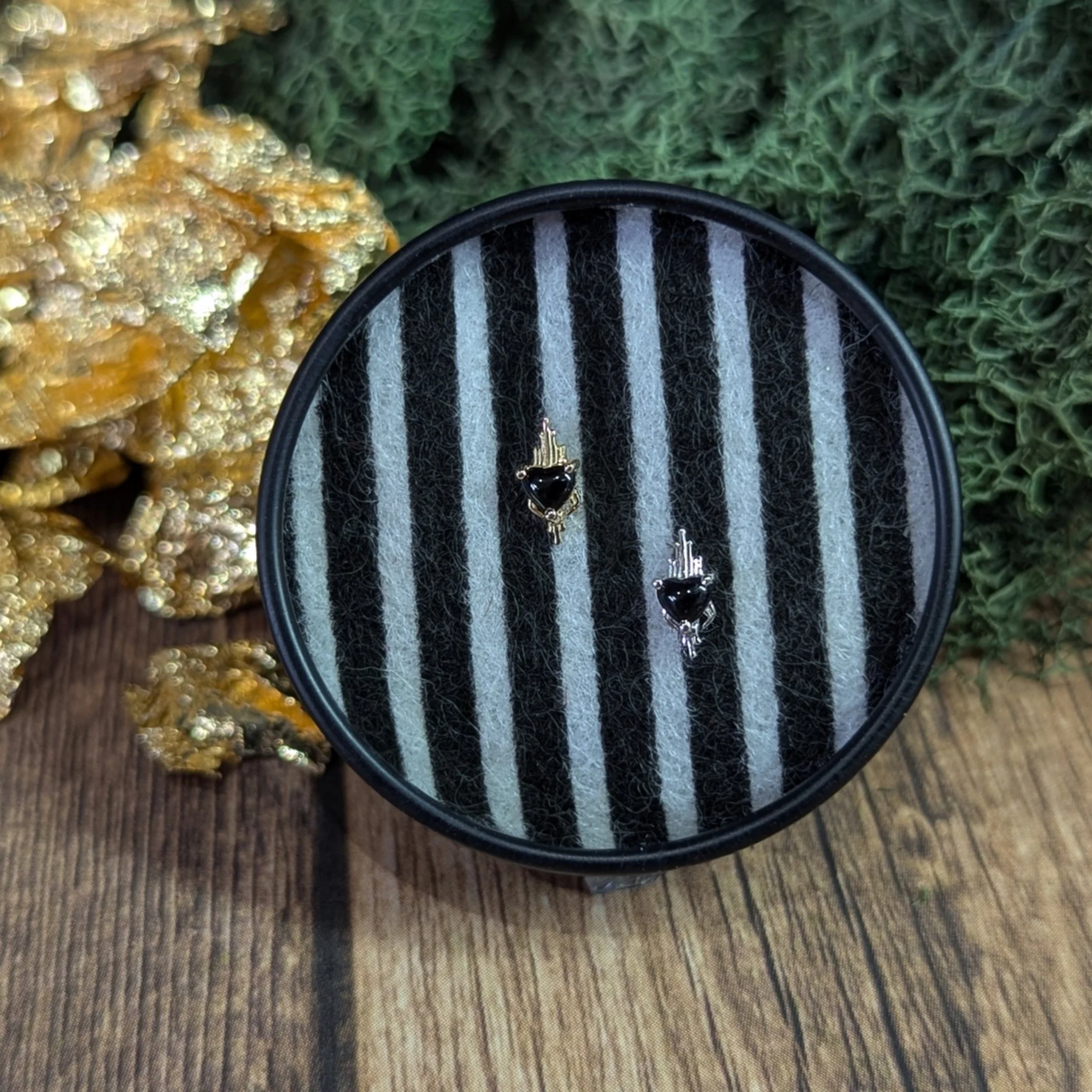 Junipurr. 14K Gold Lillith Threadless End