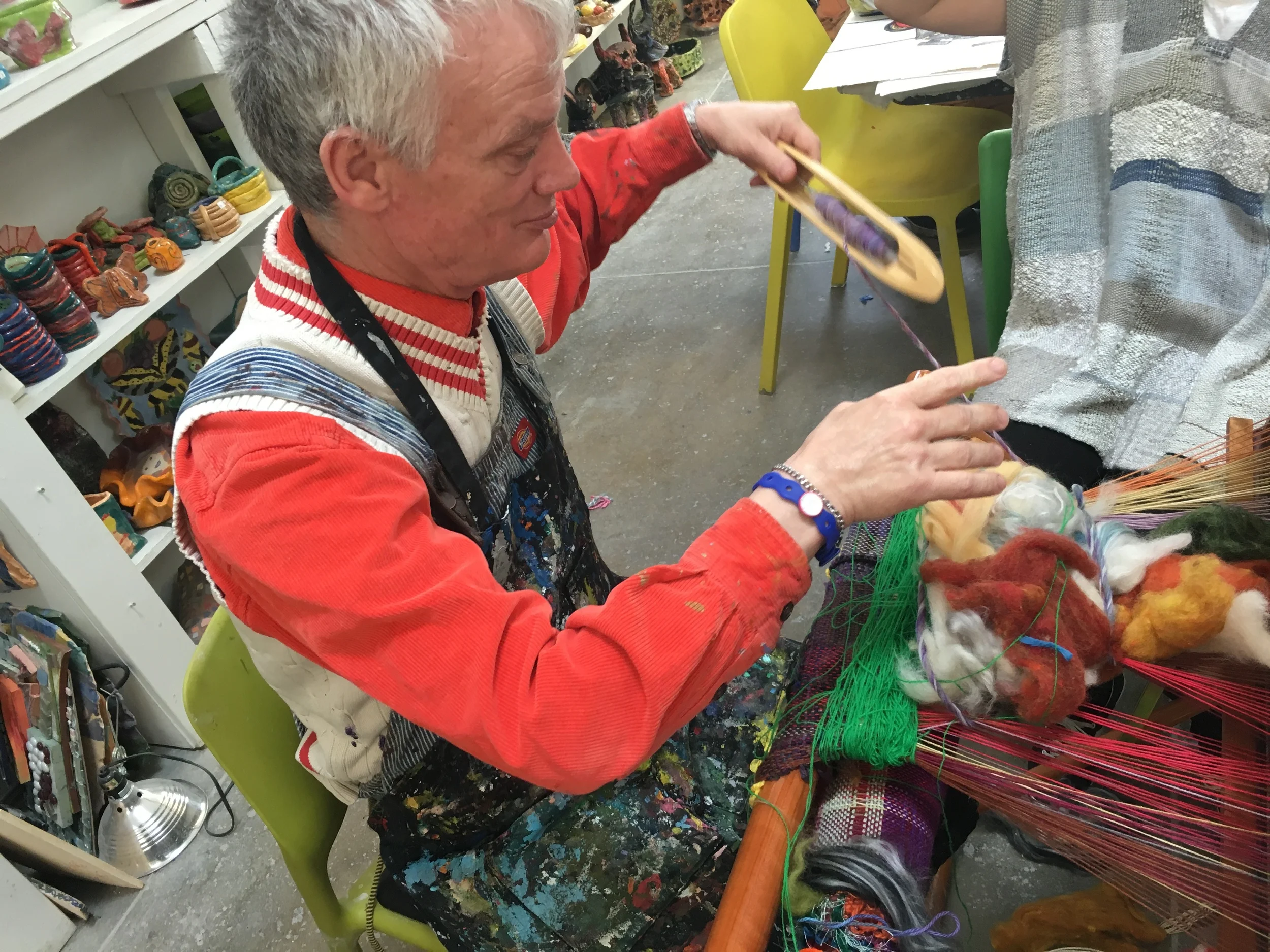 Artist Tony Pedemonte weaving his sculpture on the SAORI loom.