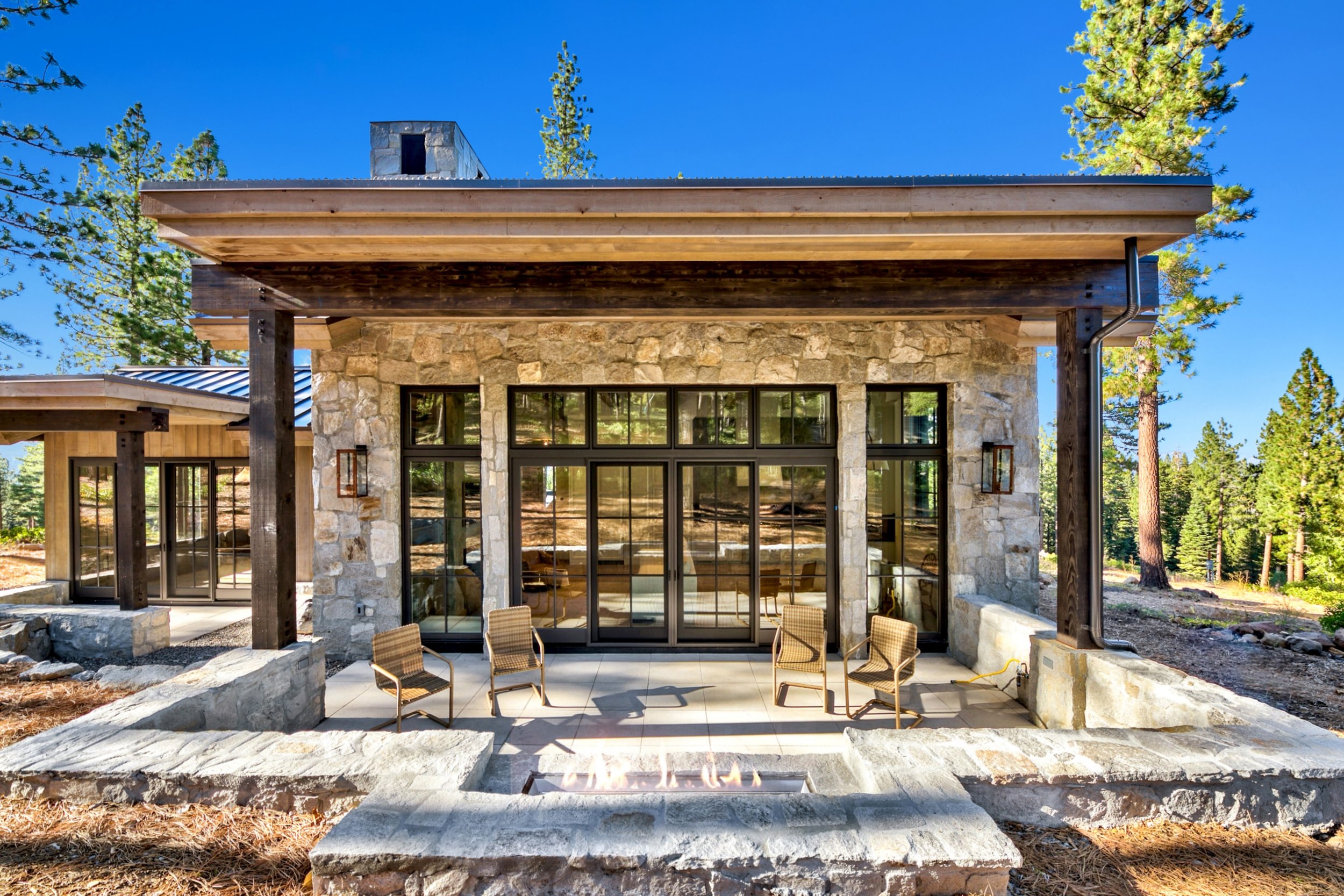 LuxuryHomeBuilder_HumbleBeginningsa07.jpg