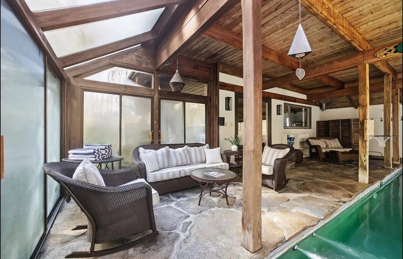 Additional Pool Lounge Area