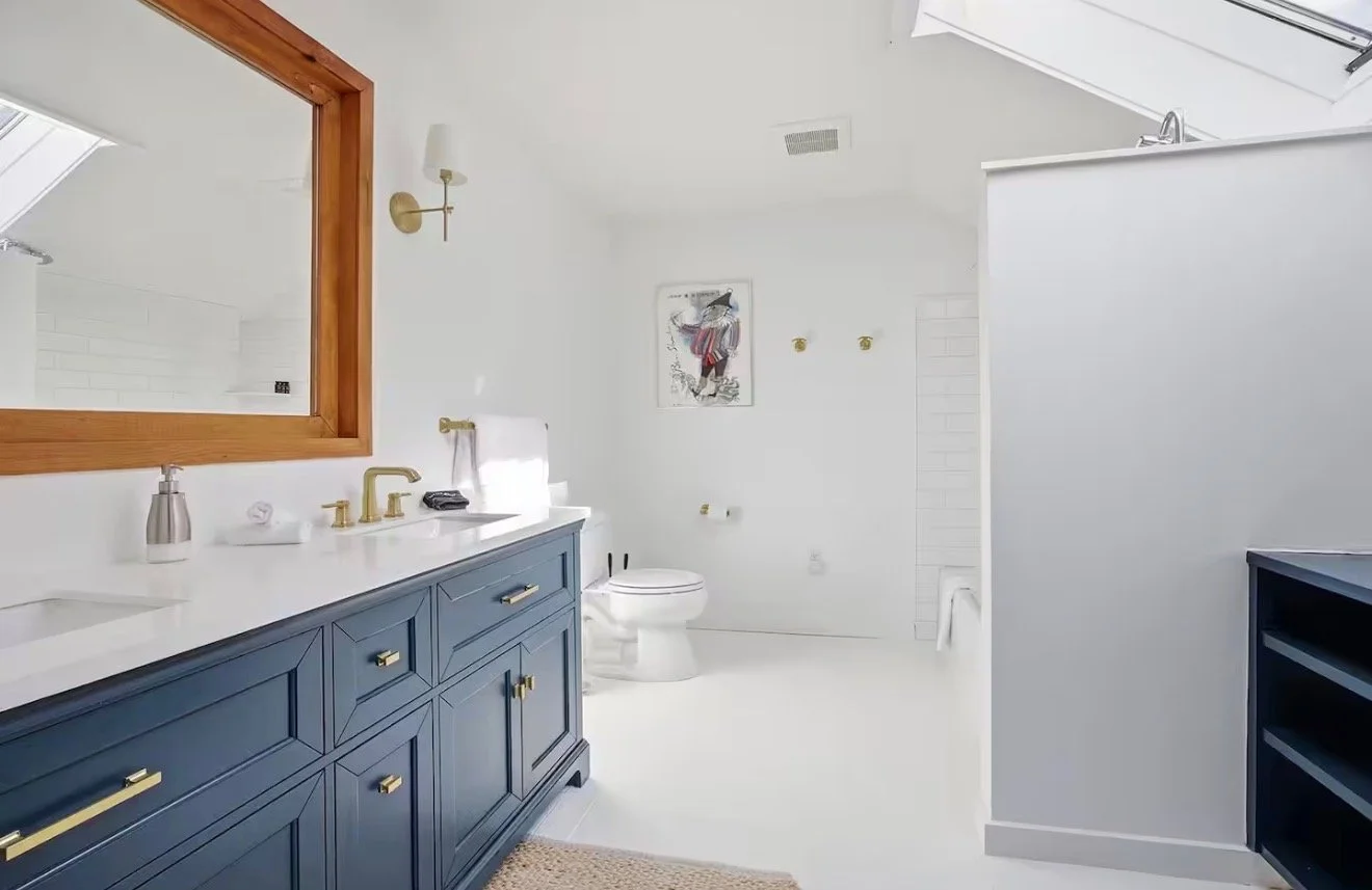King Suite Private Bathroom