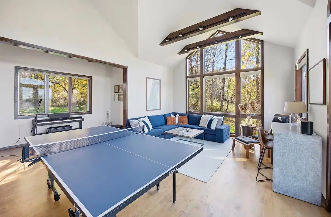 Game Room & Ping Pong Table