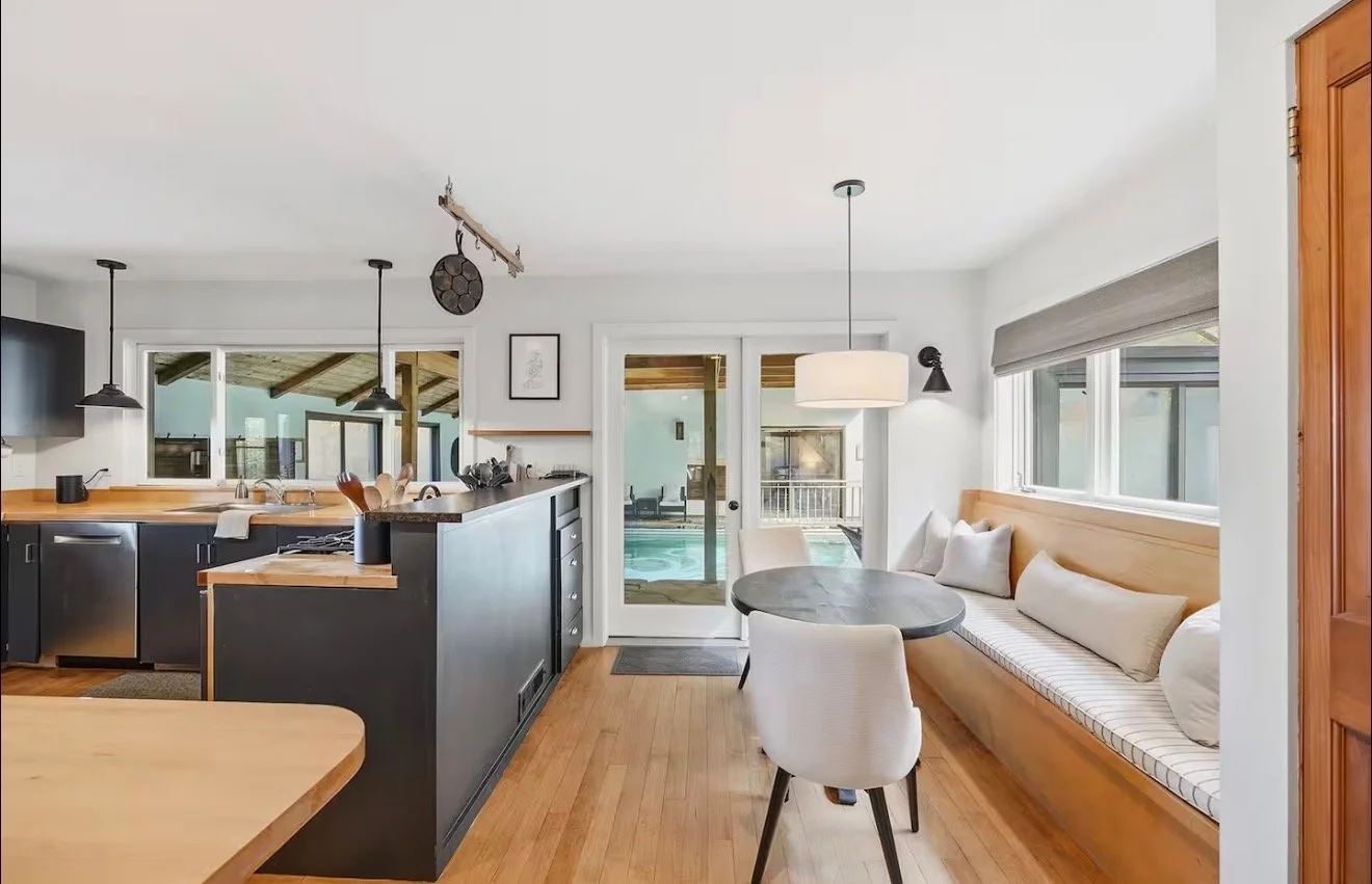 Kitchen & Breakfast Nook with Pool Access
