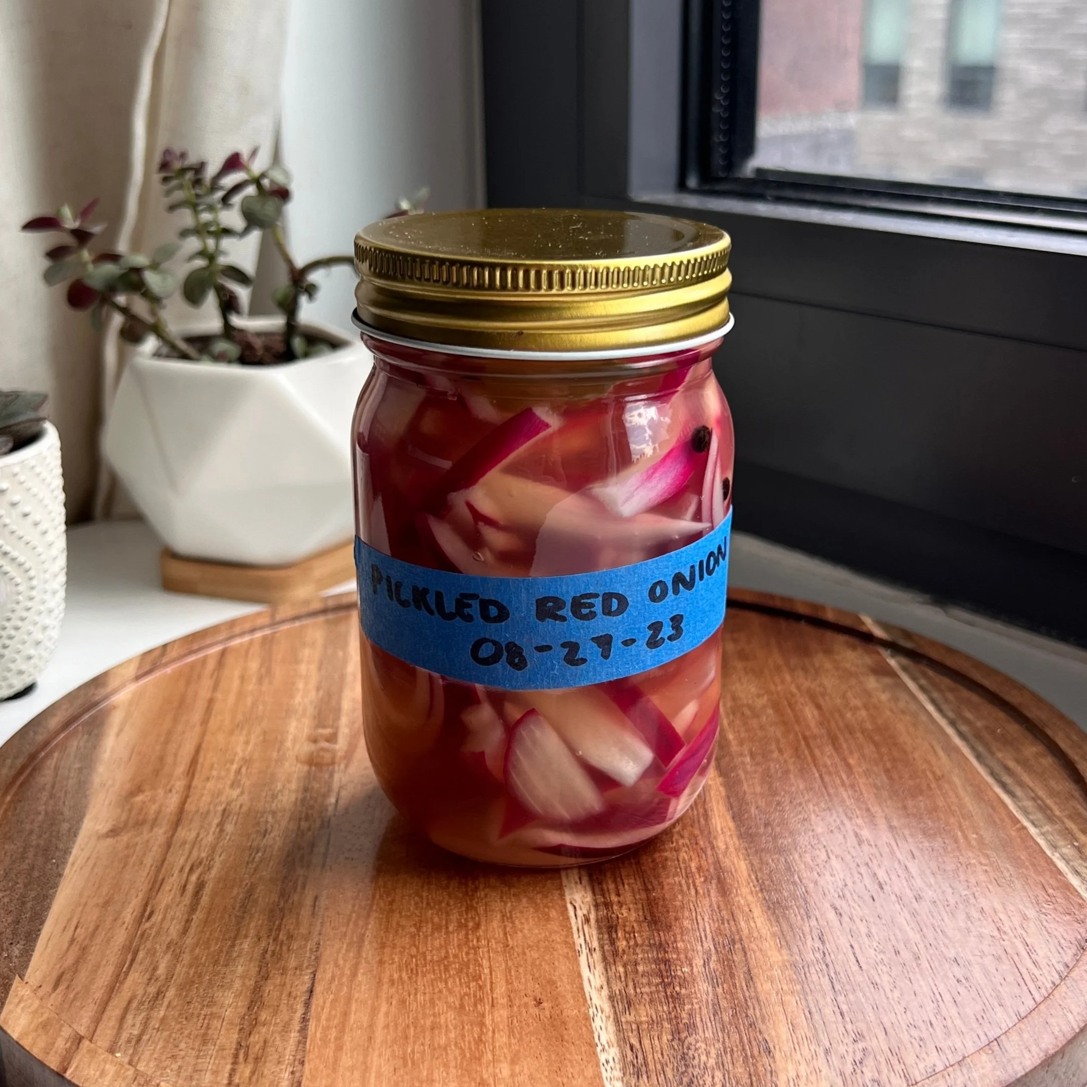 Quick-pickled Red Onions