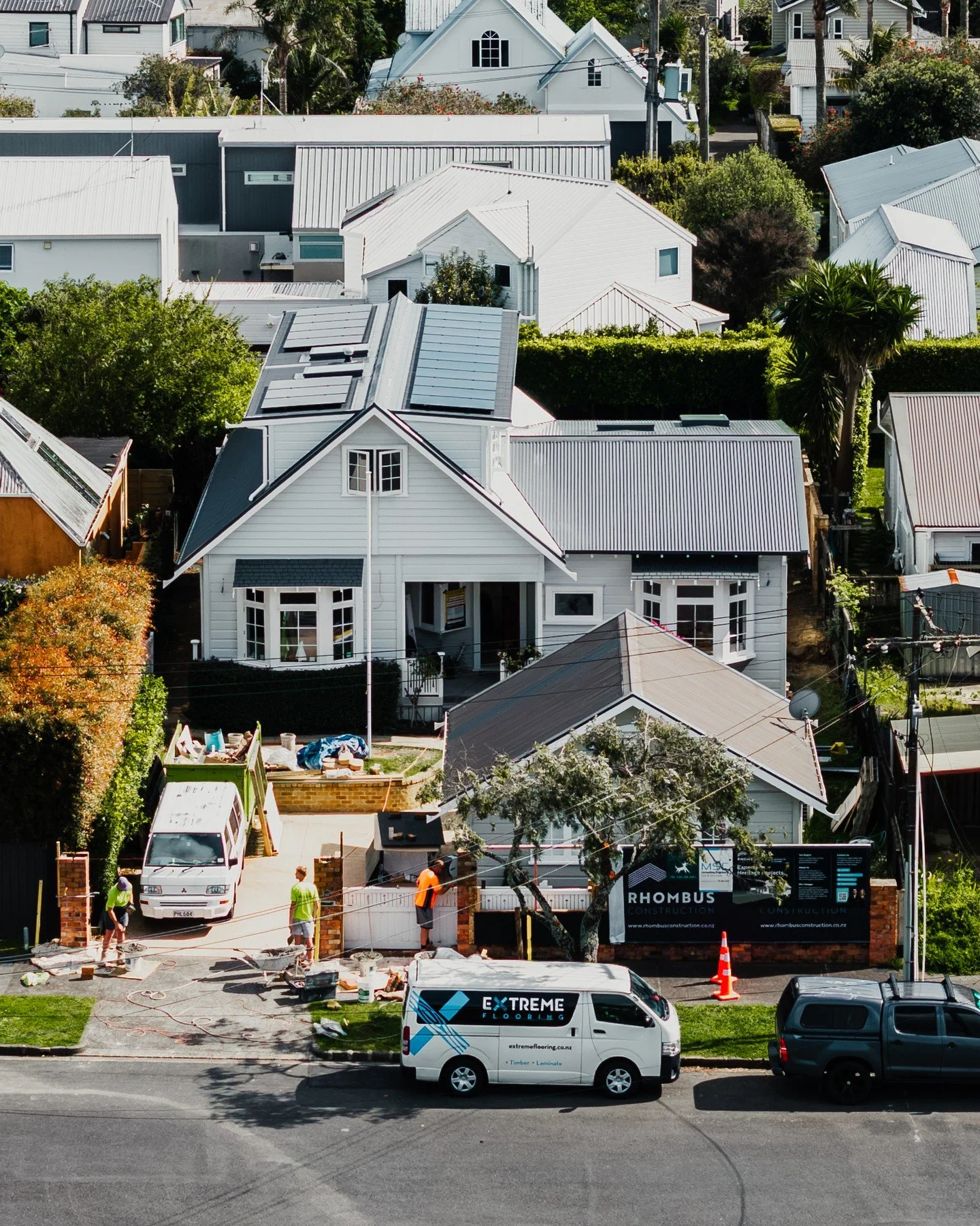 We've collaborated on a new project alongside @rhombusconstruction, providing both external and internal joinery as a part of their Point Chevalier Project.

There's some cool features here, including some casement windows, large sliding internal doo