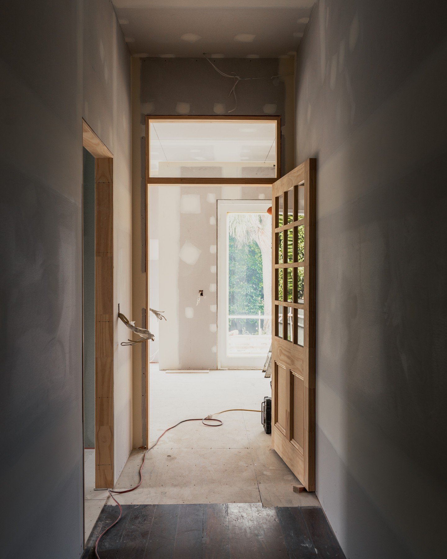 Check out another project we had in the mix back in December alongside the fantastic team from Modus Developments.

This one involved an extension and restoration out the back, with new timber joinery going in, sash replacements where needed, and new