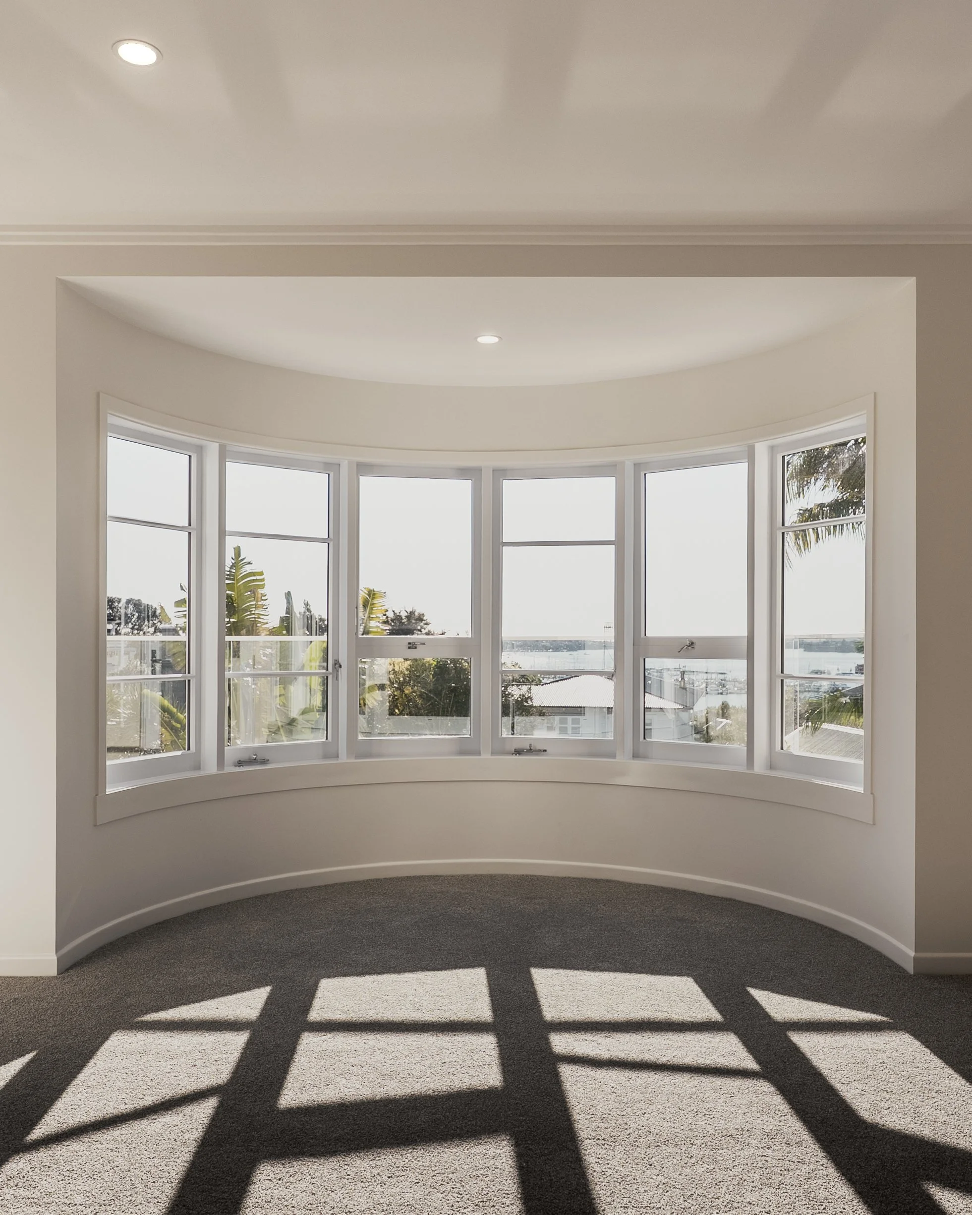 Why Timber Windows Are Still the Best Choice for Auckland Villas and Bungalows