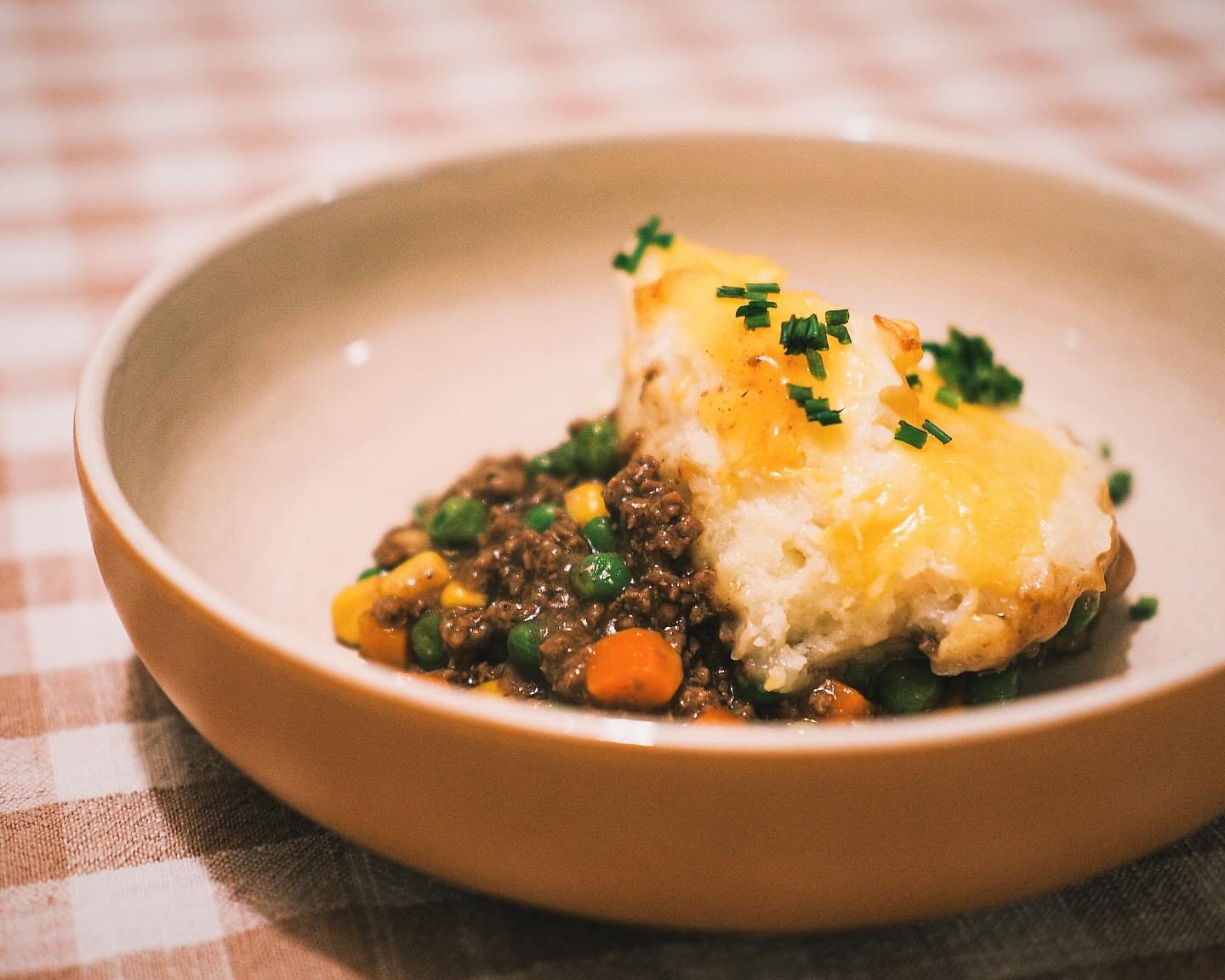 You&rsquo;re working hard. That&rsquo;s why you need quick, easy, and healthy meals that comfort you on cool fall evenings like these. Try shepherd&rsquo;s pie with our flavorful ground beef and you&rsquo;ll be feeling good. 

Save 5% on ground beef 