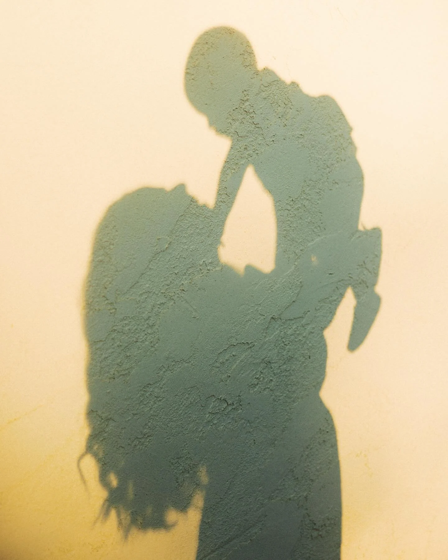 It&rsquo;s the greatest honor being invited into someone&rsquo;s home to capture life&rsquo;s fleeting moments. 

Just before we started shooting I was standing at the empty crib and felt an unexpected wave of emotions. The leaves in the gentle breez