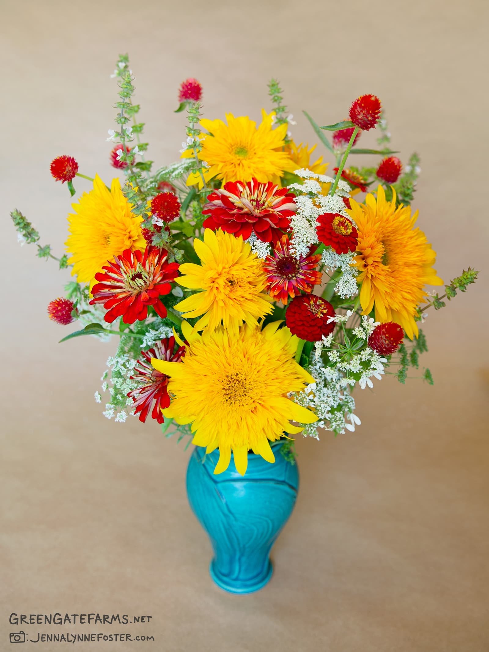5f1a57f0f4806c1ece6787b0_GreenGateFarms-FlowerCSA-Bouquet-Wk10-JF (1)-p-1600.jpeg