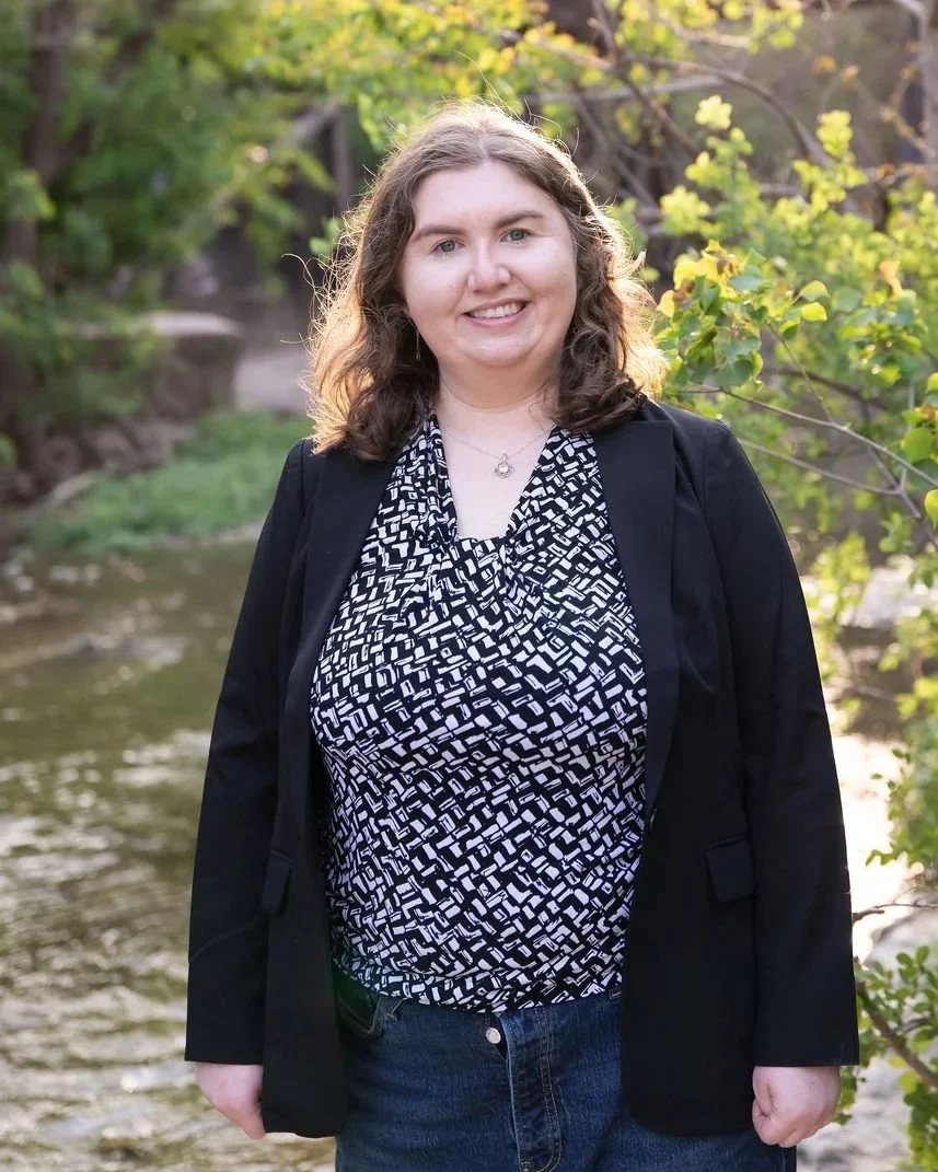 Lindy Noll, LCSW, online therapist for helping professionals and caregivers across Texas
