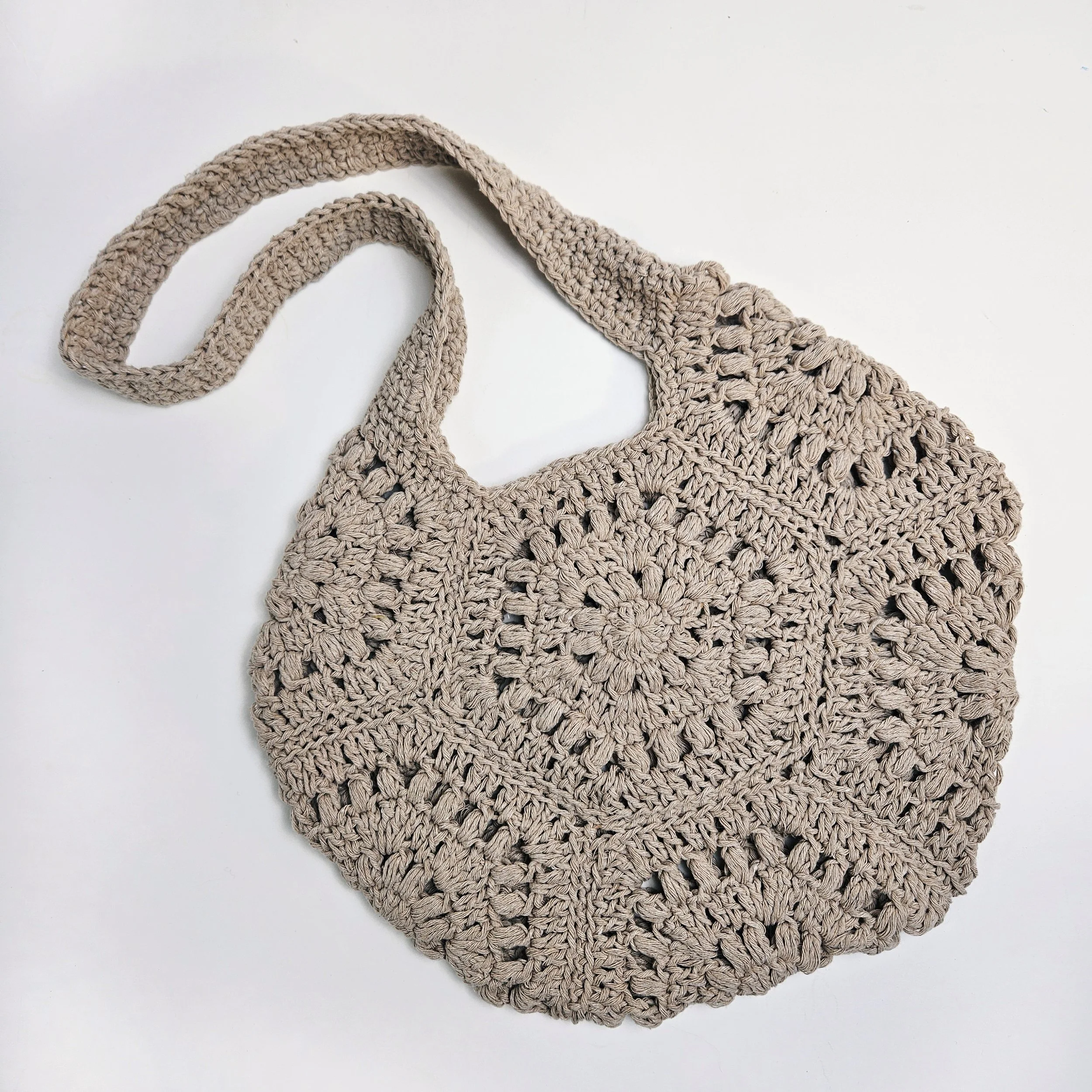 crochet-market-bag-pattern-beginner.jpg