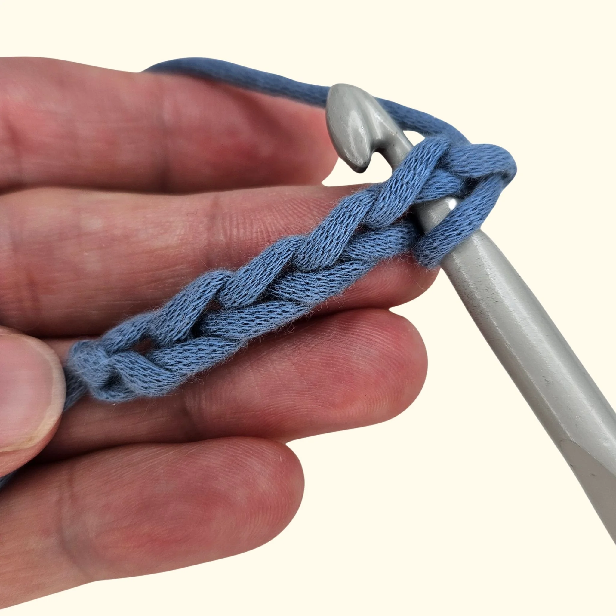how to work into a foundation chain in crochet