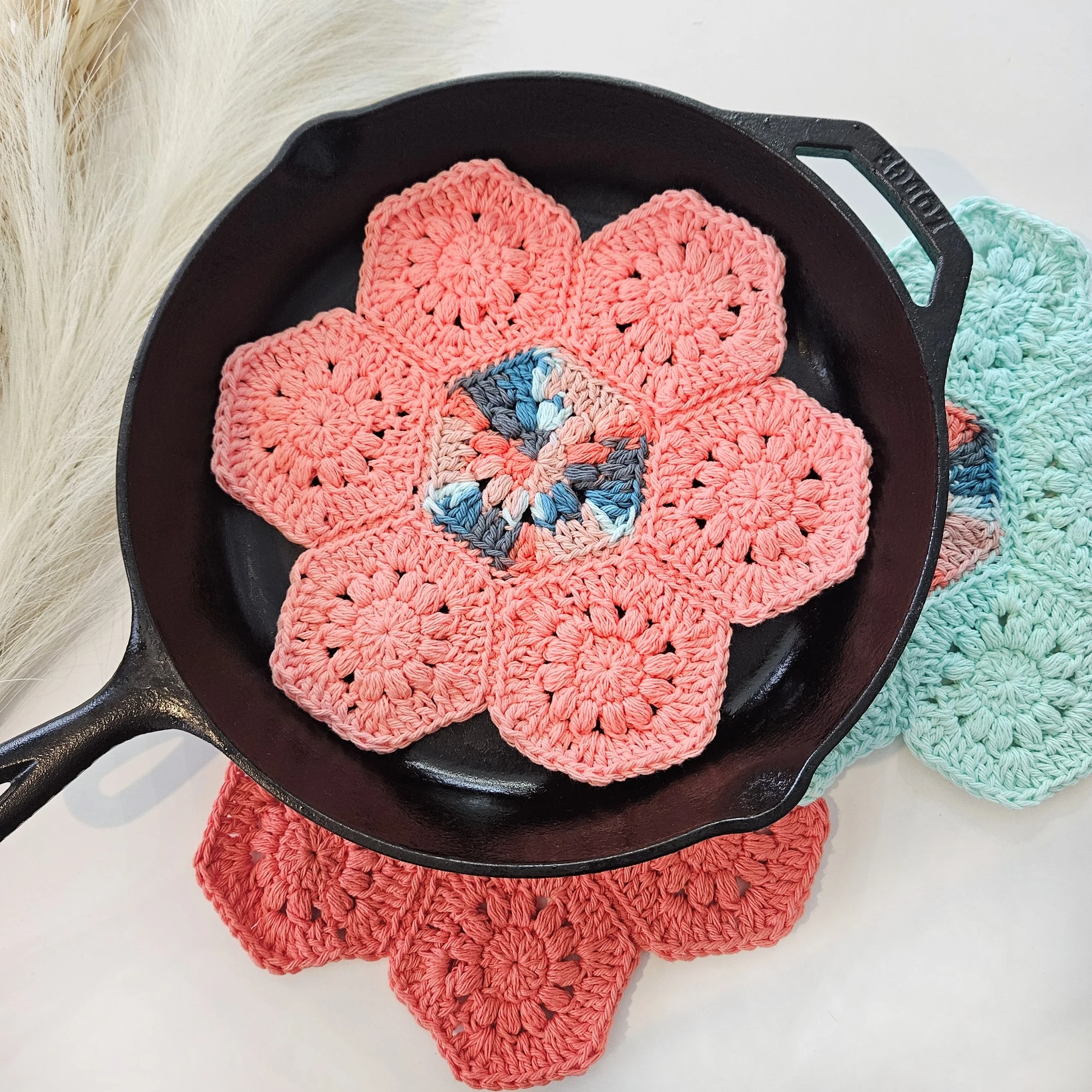 Crochet Flower Pan Savers (Hexagon Trivet &amp; Potholder Pattern)
