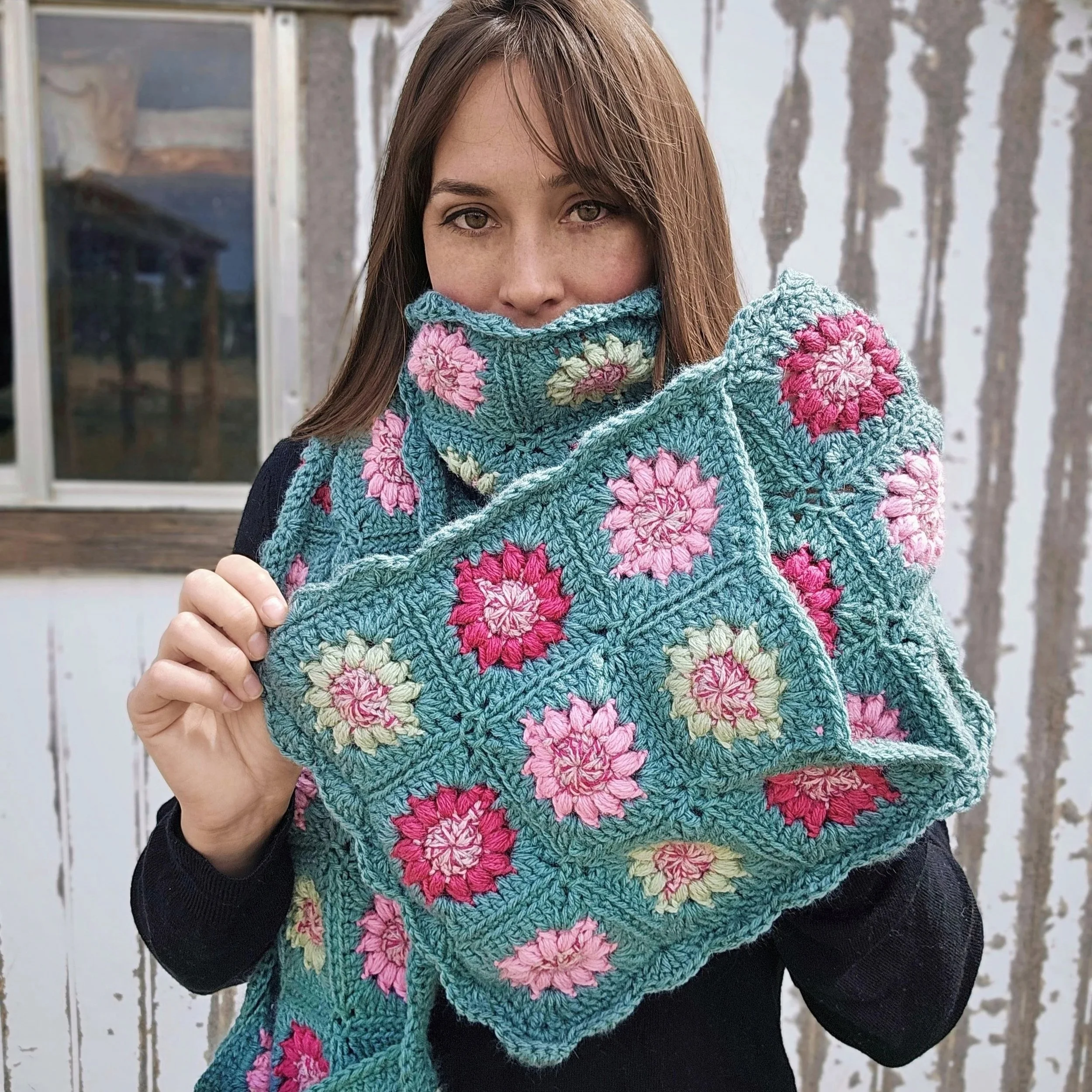 Easy Crochet Pocket Scarf (Granny Square Puff Stitch Pattern)